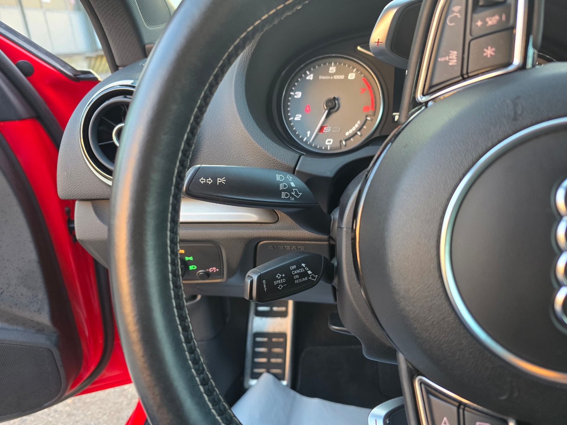 AUDI S3 Sportback 2.0 TFSI quattro S-tronic-image-19
