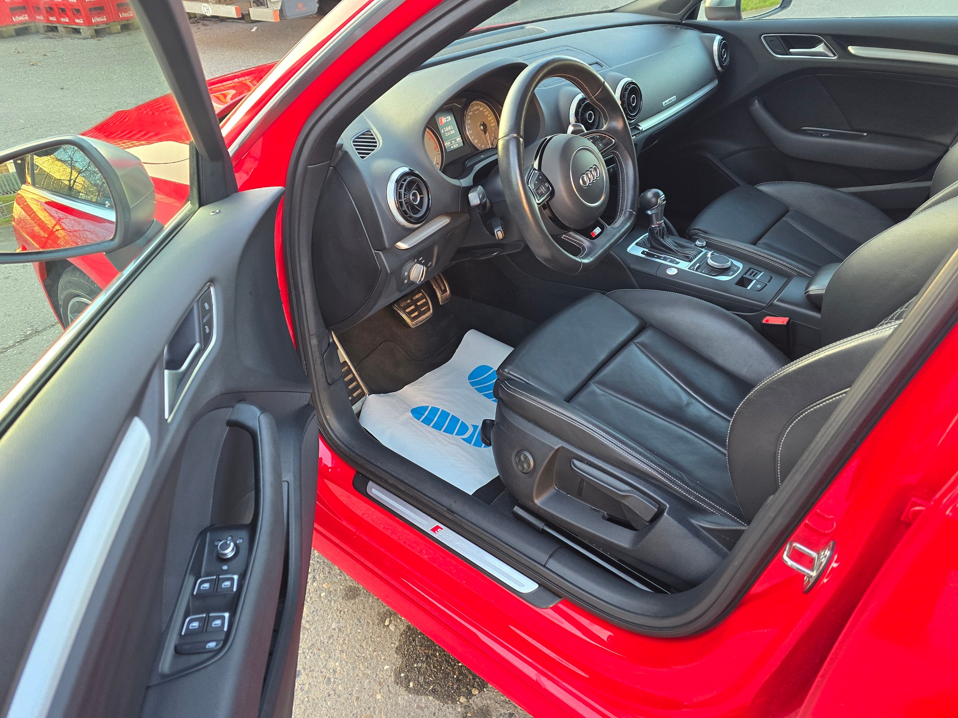 AUDI S3 Sportback 2.0 TFSI quattro S-tronic-image-12