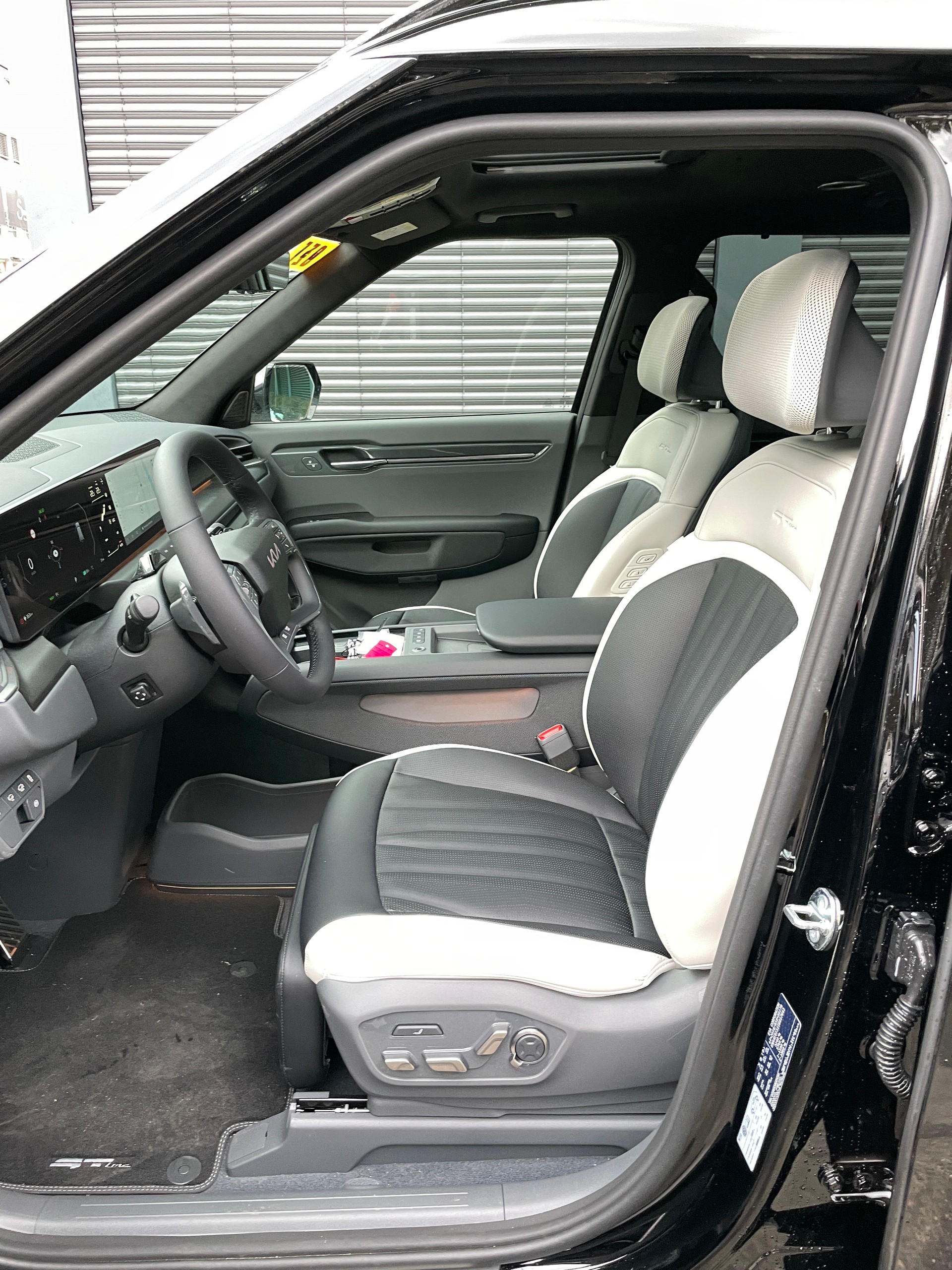 KIA EV9 99,8 kWh GT-Line 4x4 7-Sitzer mit Panoramadach-image-12