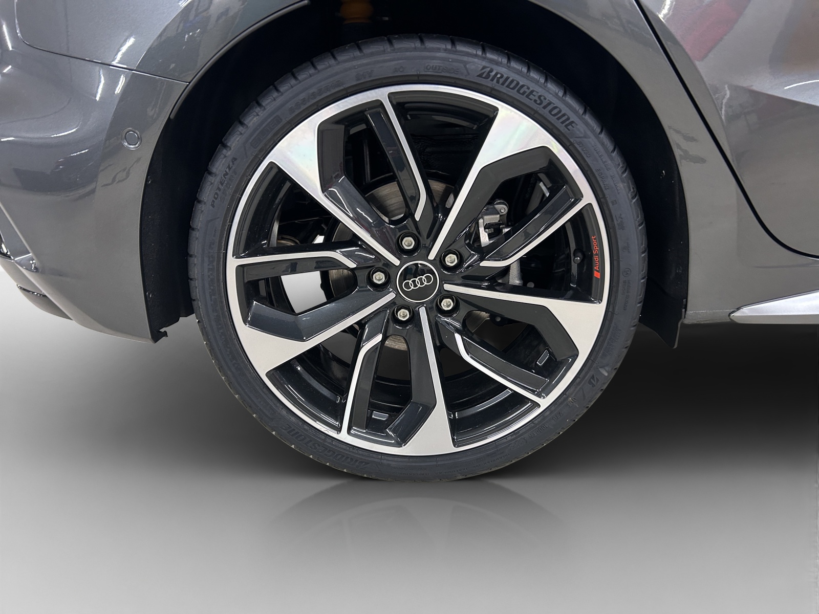AUDI A3 Sportback TFSI 110 kW S line Attraction S tronic-image-13