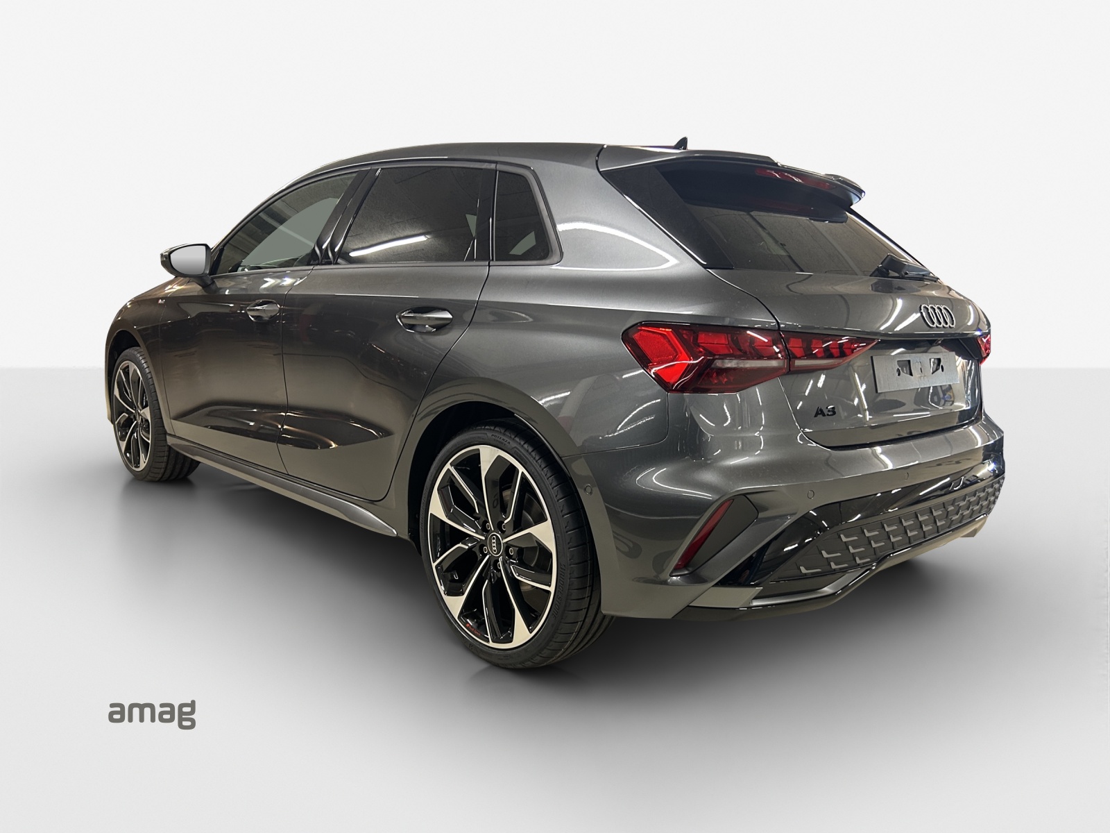 AUDI A3 Sportback TFSI 110 kW S line Attraction S tronic-showroom-element-2