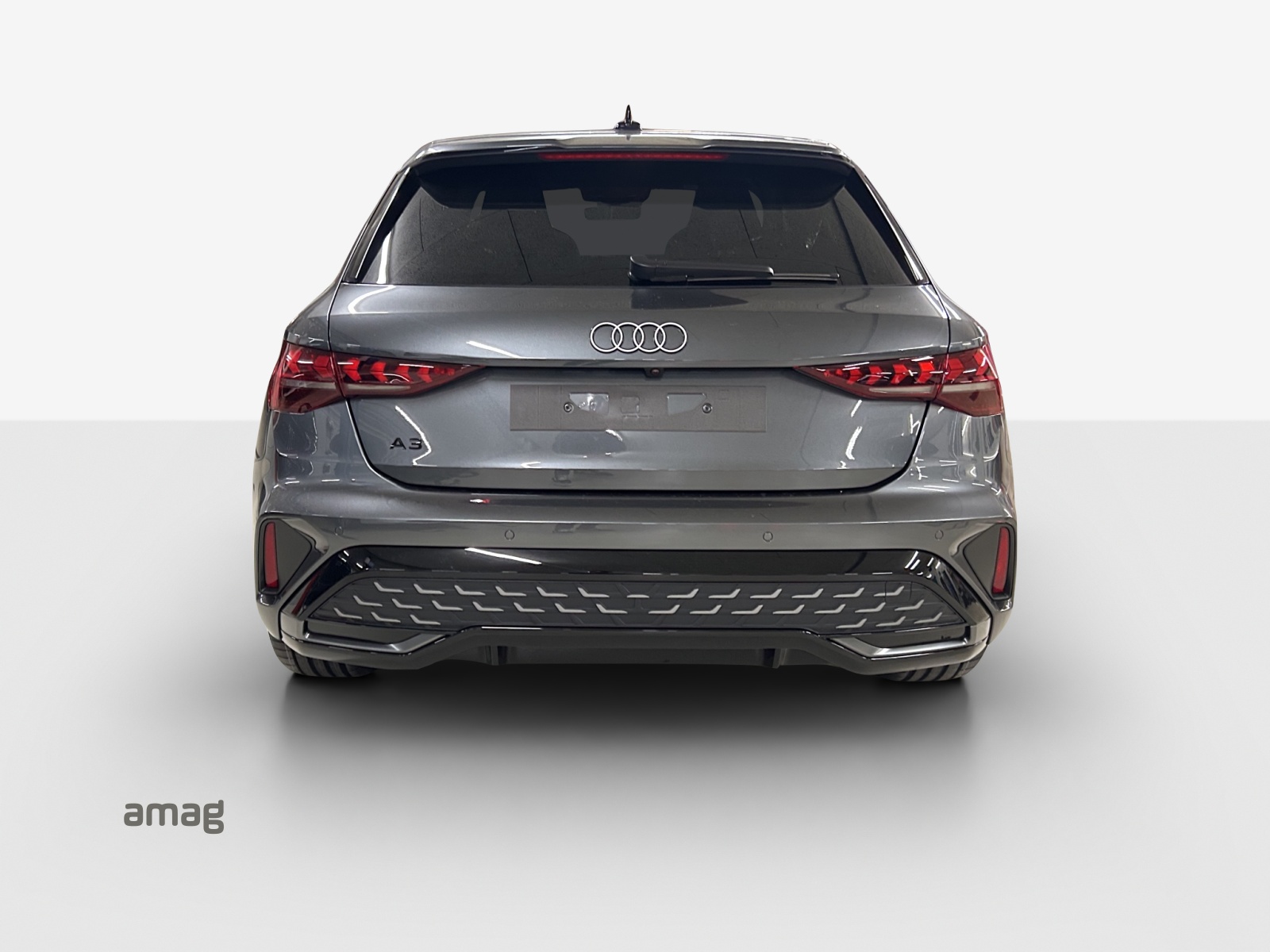 AUDI A3 Sportback TFSI 110 kW S line Attraction S tronic-image-4