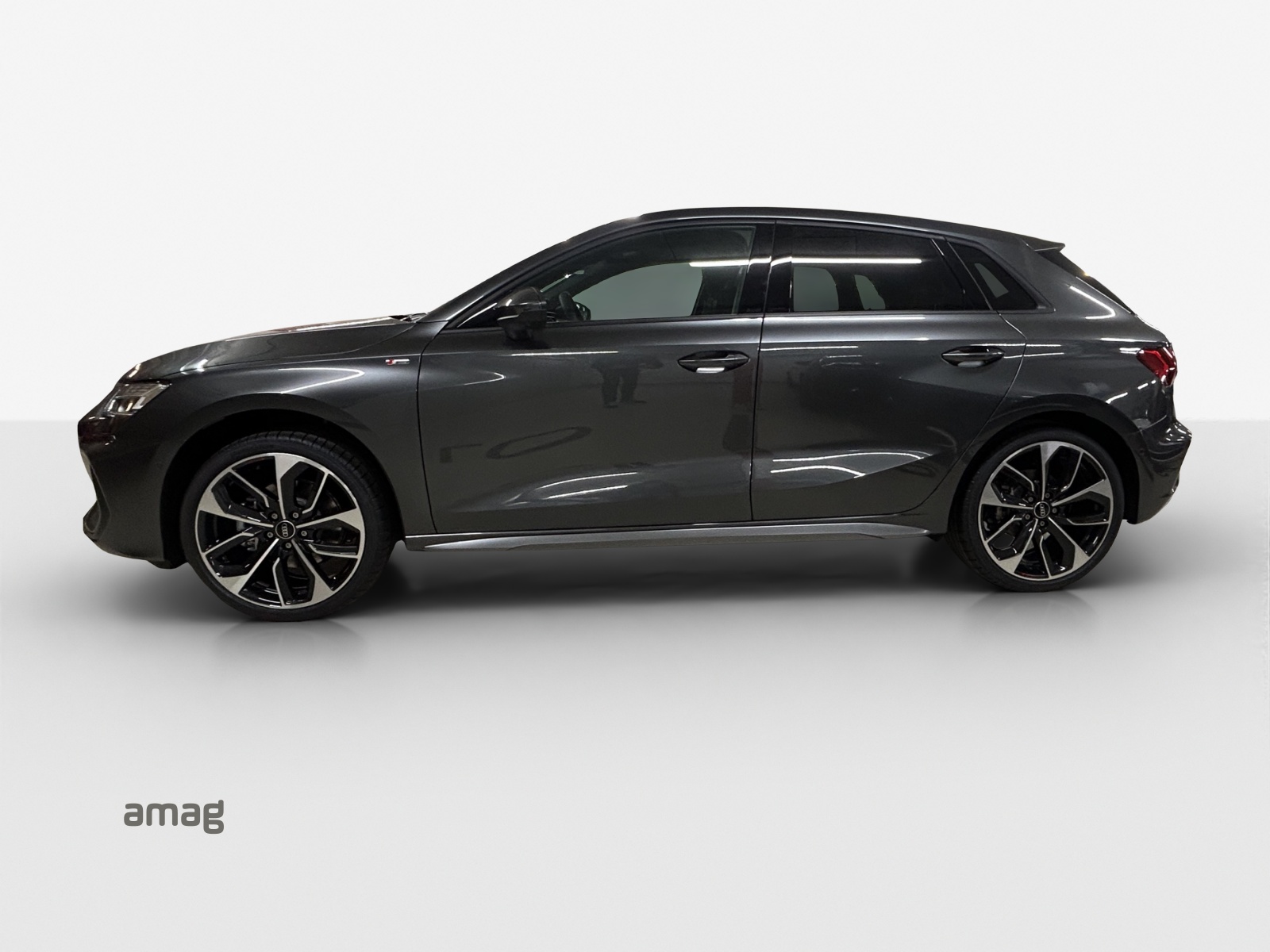 AUDI A3 Sportback TFSI 110 kW S line Attraction S tronic-image-1
