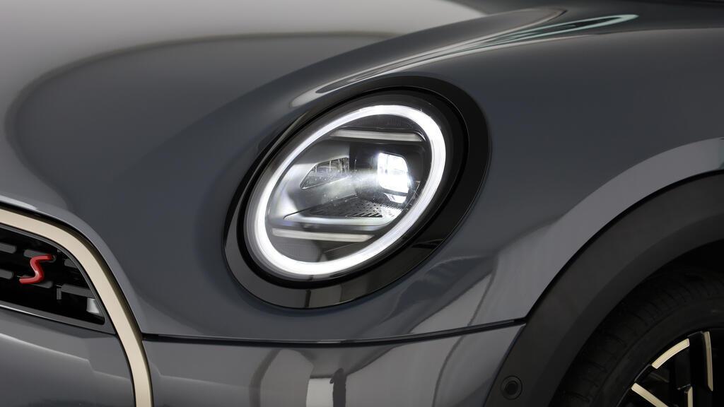 MINI Cooper S Cabrio-image-14