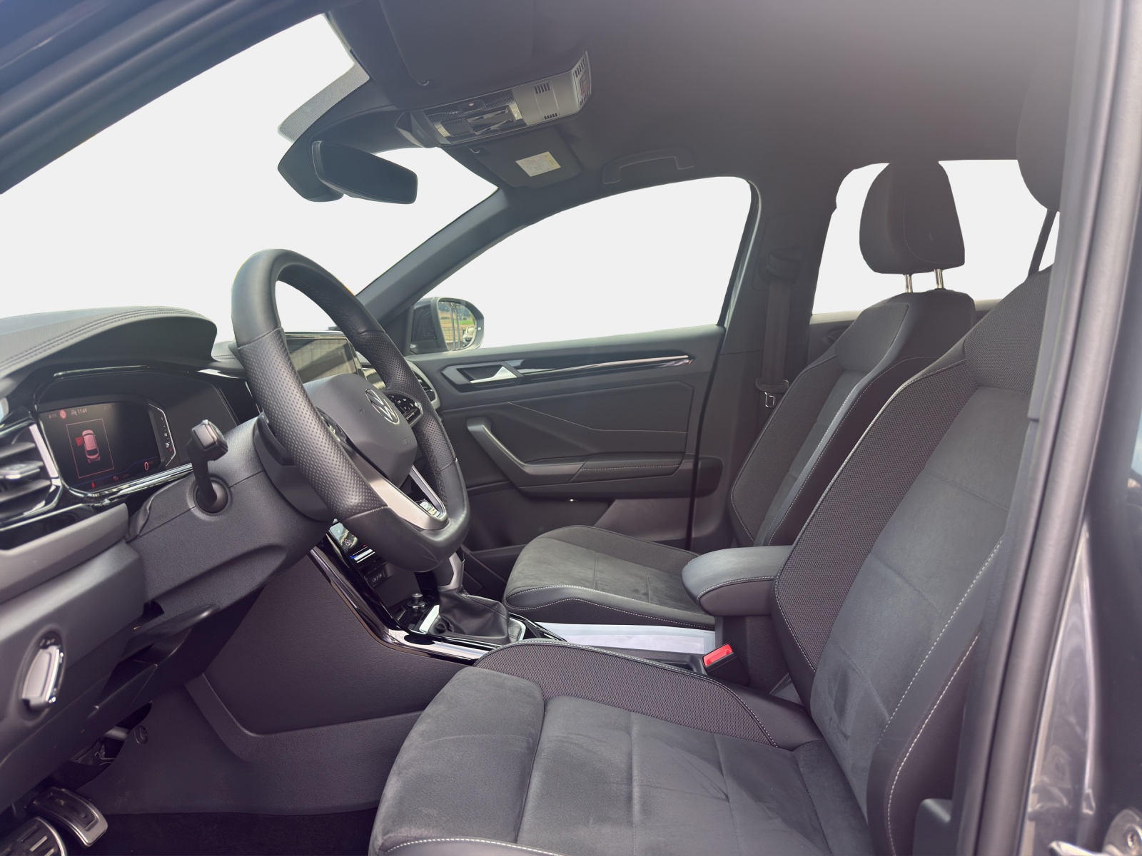 VW T-Roc 1.5TSI/150 R-Line-image-13