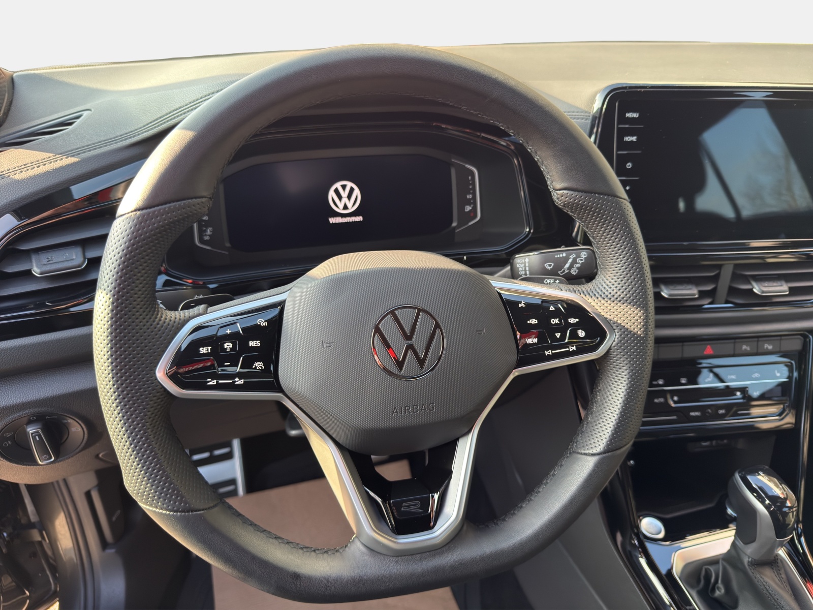 VW T-Roc 1.5TSI/150 R-Line-image-12
