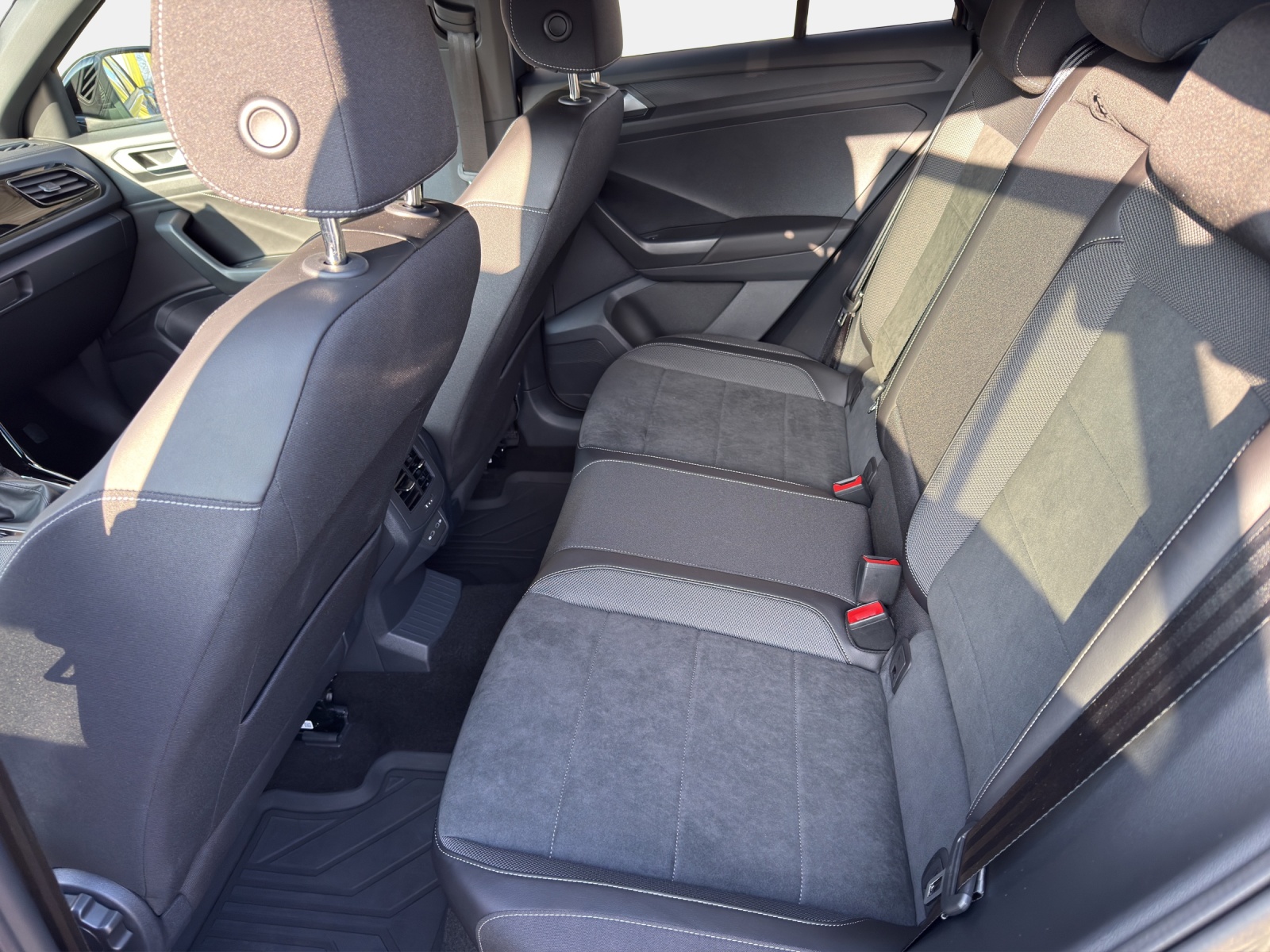 VW T-Roc 1.5TSI/150 R-Line-image-10