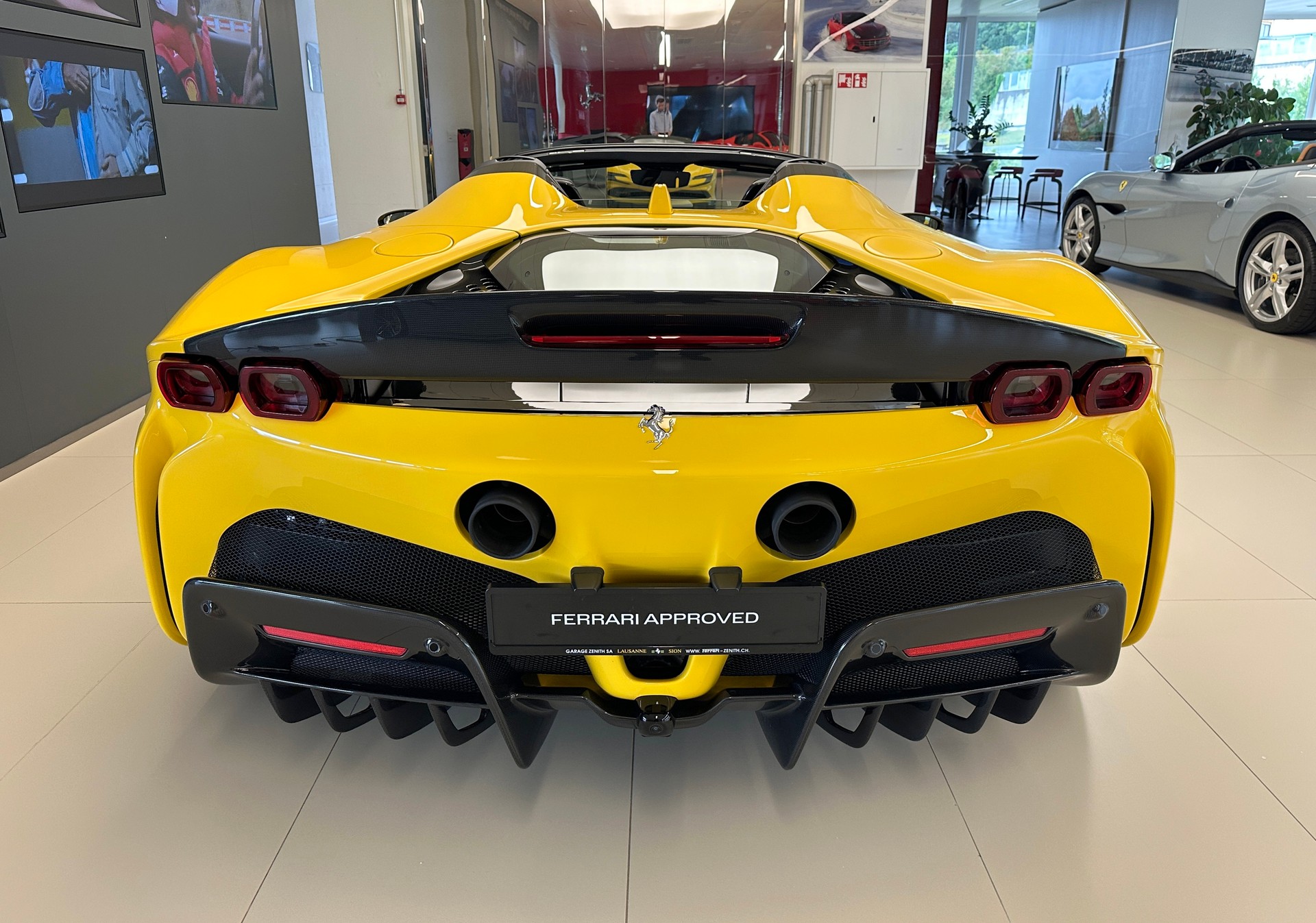 FERRARI SF90 Spider-image-5