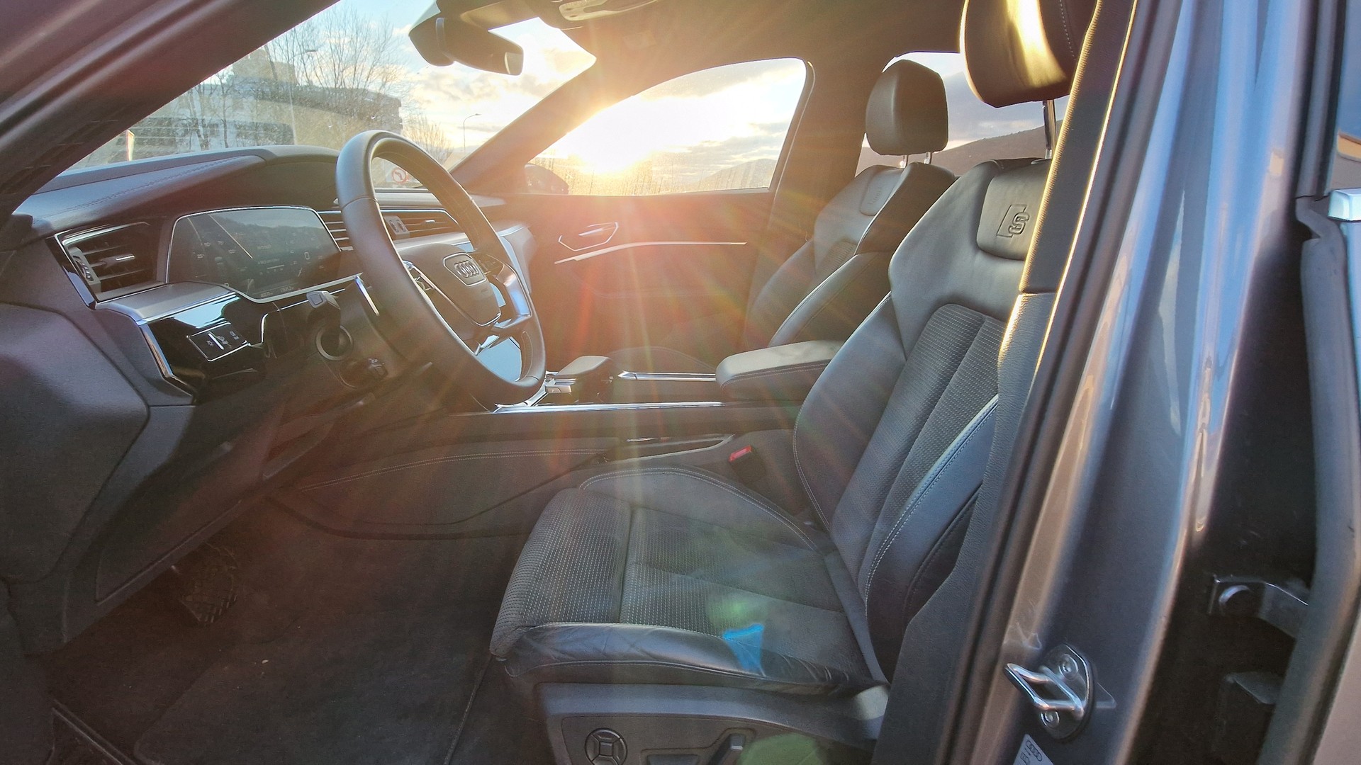 AUDI e-tron 50 Sportback quattro-image-5