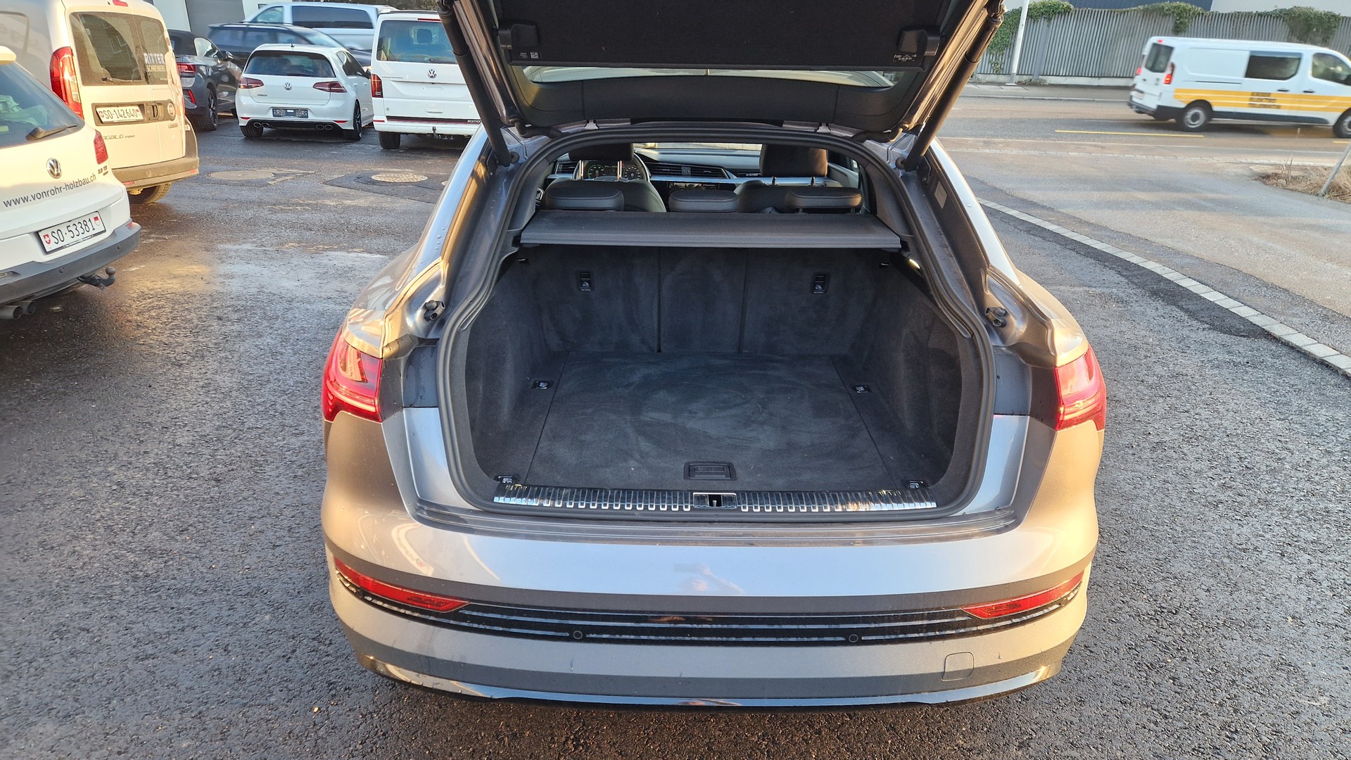 AUDI e-tron 50 Sportback quattro-image-13