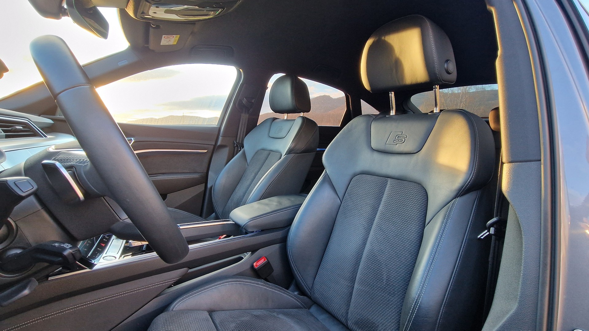 AUDI e-tron 50 Sportback quattro-image-6