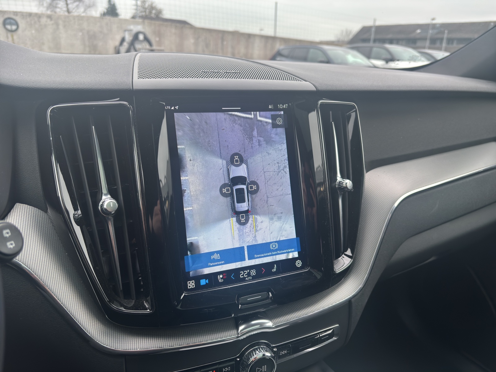 VOLVO XC60 2.0 B6 MH R-Design AWD-image-15