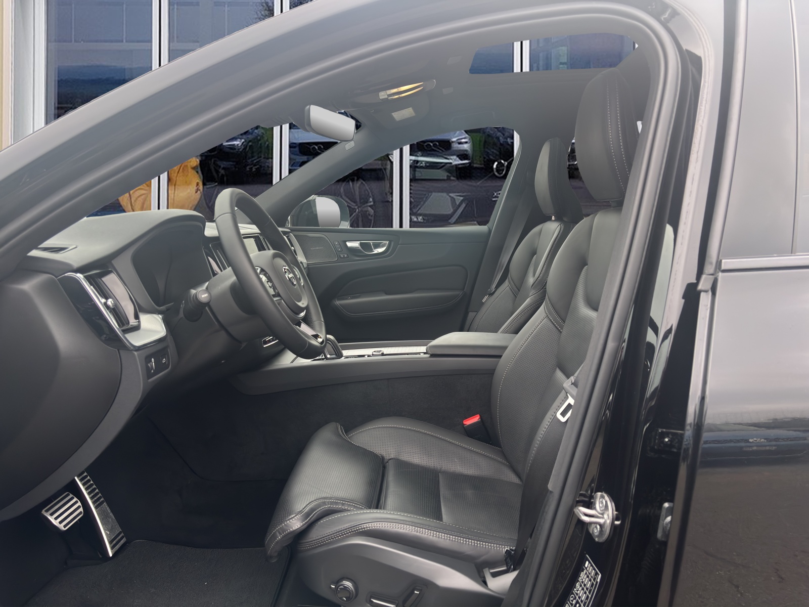 VOLVO XC60 2.0 B6 MH R-Design AWD-image-8