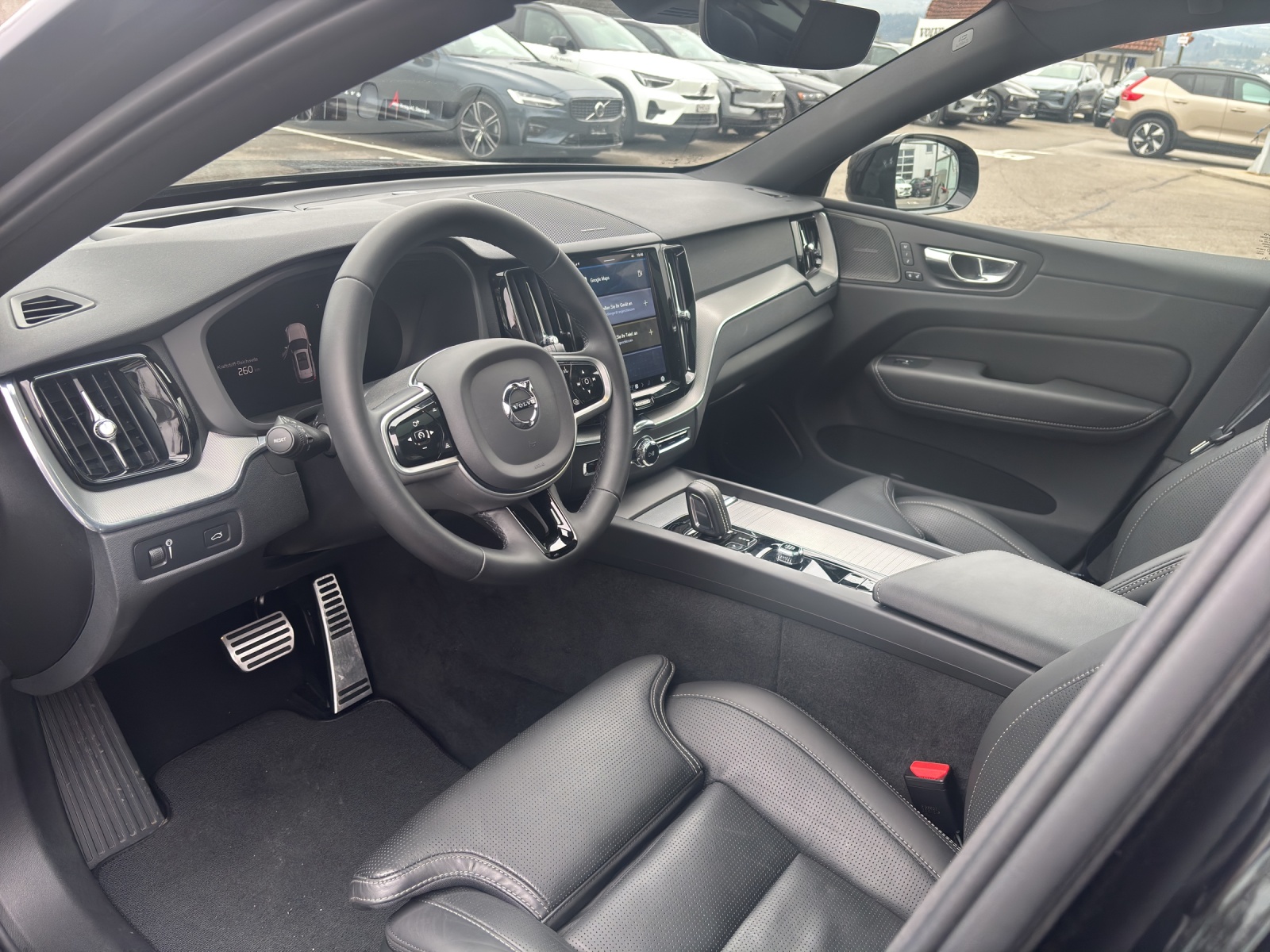 VOLVO XC60 2.0 B6 MH R-Design AWD-image-9