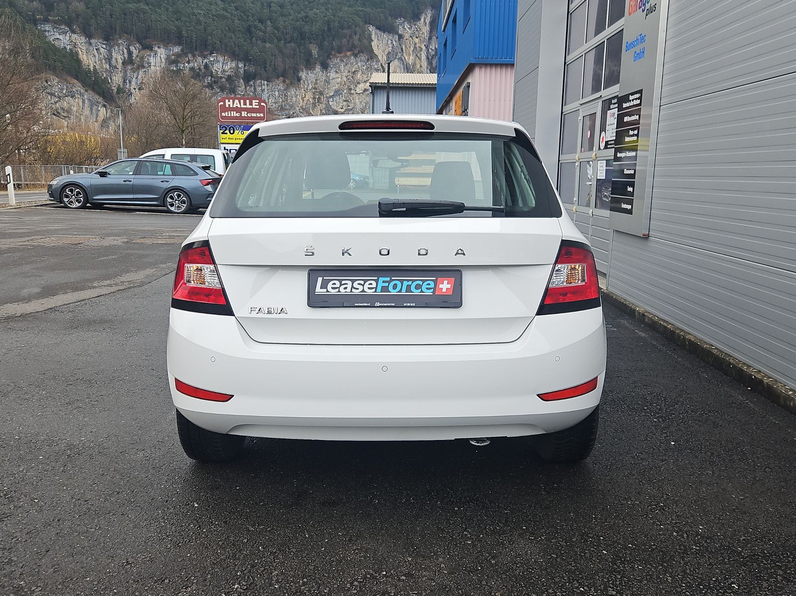 SKODA Fabia 1.0 TSI Ambition DSG-image-3