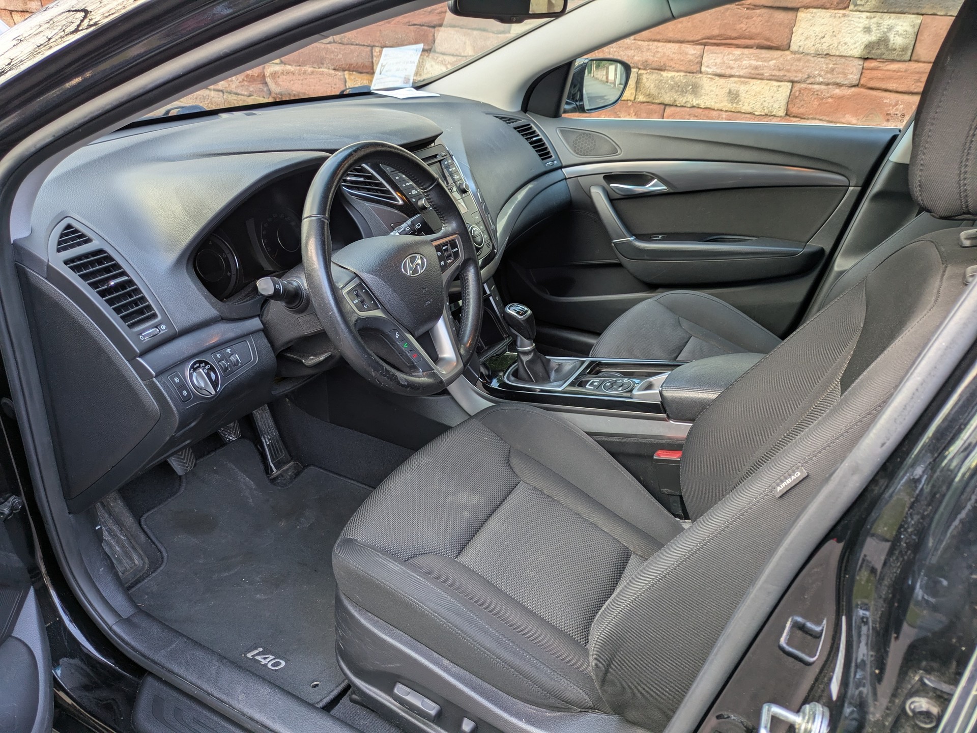 HYUNDAI i40 Wagon 1.7 CRDI Style-image-3