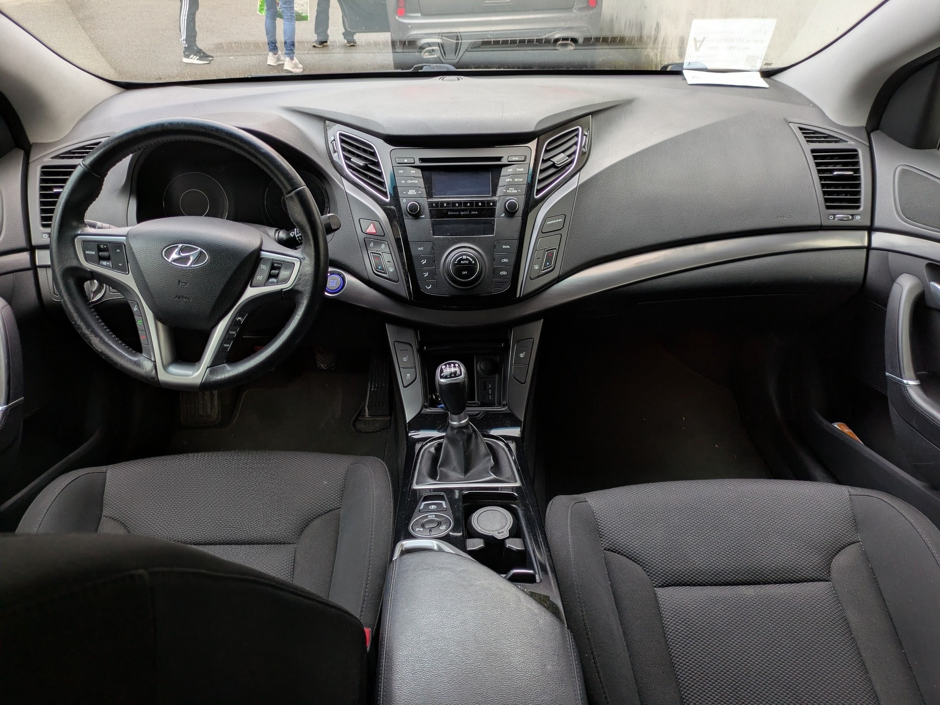 HYUNDAI i40 Wagon 1.7 CRDI Style-image-4