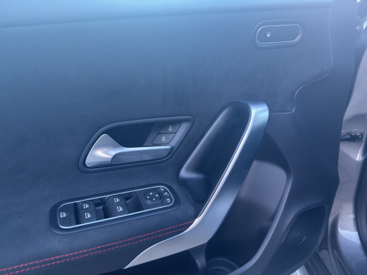 MERCEDES-BENZ A 220 4Matic 8G-DCT-image-9