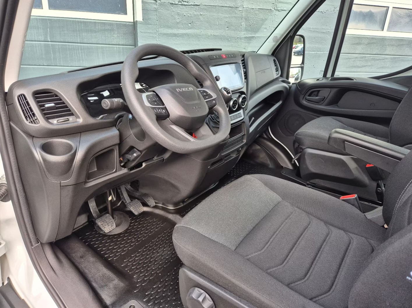 IVECO 35 C 14H D-image-4