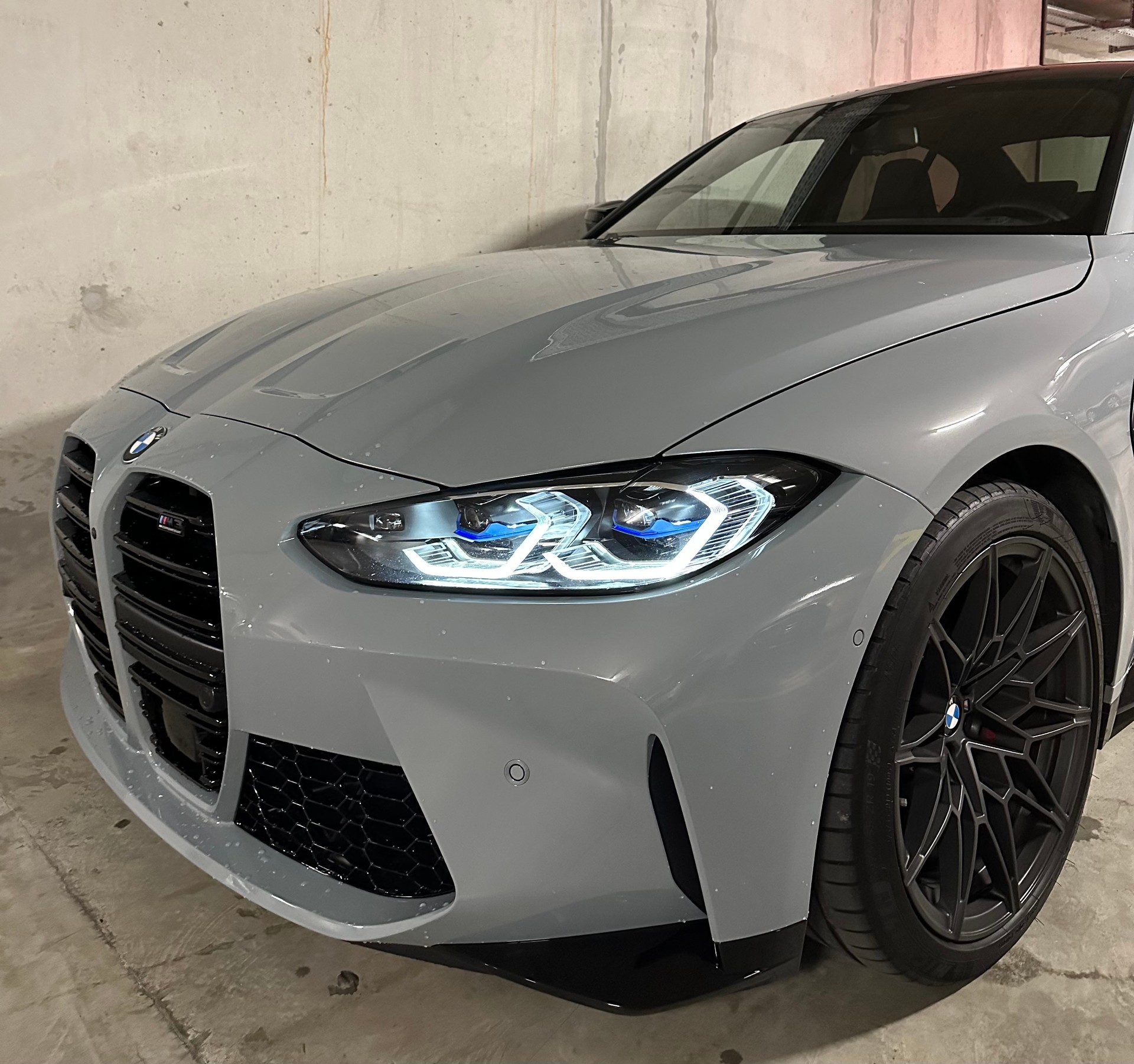 BMW M3 Competition M xDrive // Leasing dès 825.- // M Carbone Schalenstize // Brooklyn Grey Metallic // Garantie BMW 02/2028-image-1