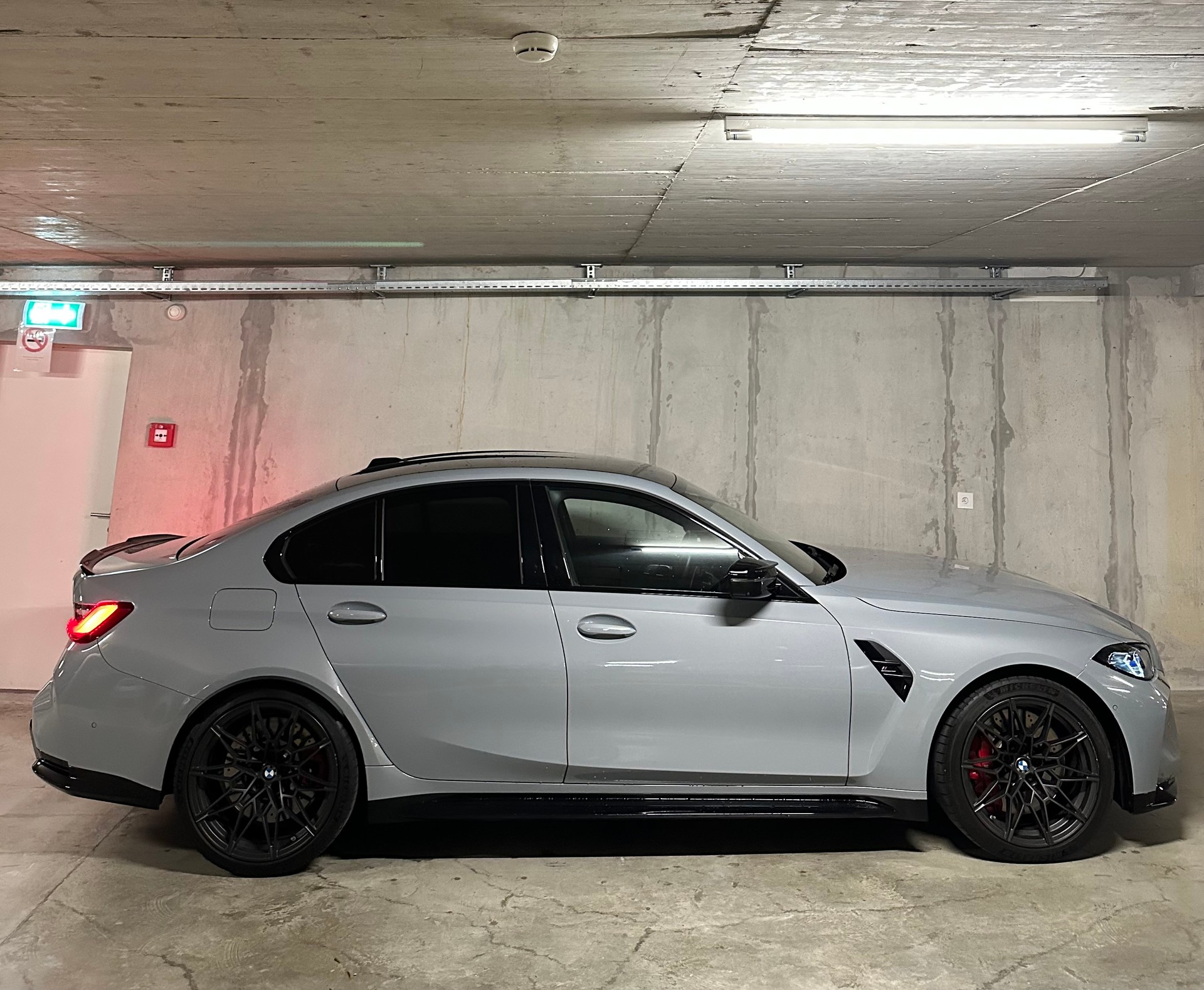 BMW M3 Competition M xDrive // Leasing dès 825.- // M Carbone Schalenstize // Brooklyn Grey Metallic // Garantie BMW 02/2028-image-13