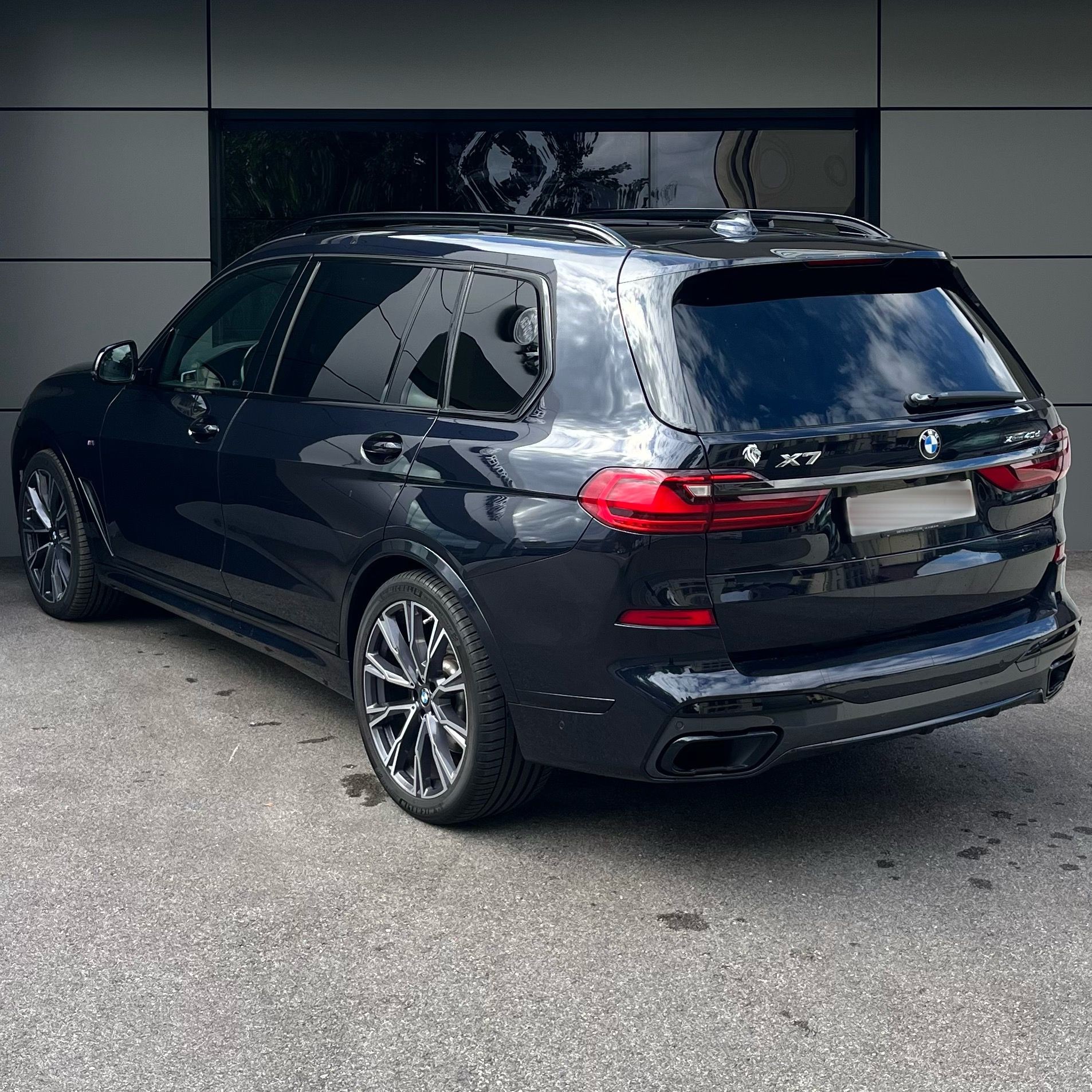 BMW X7 xDrive 48V 40d Steptronic-image-1