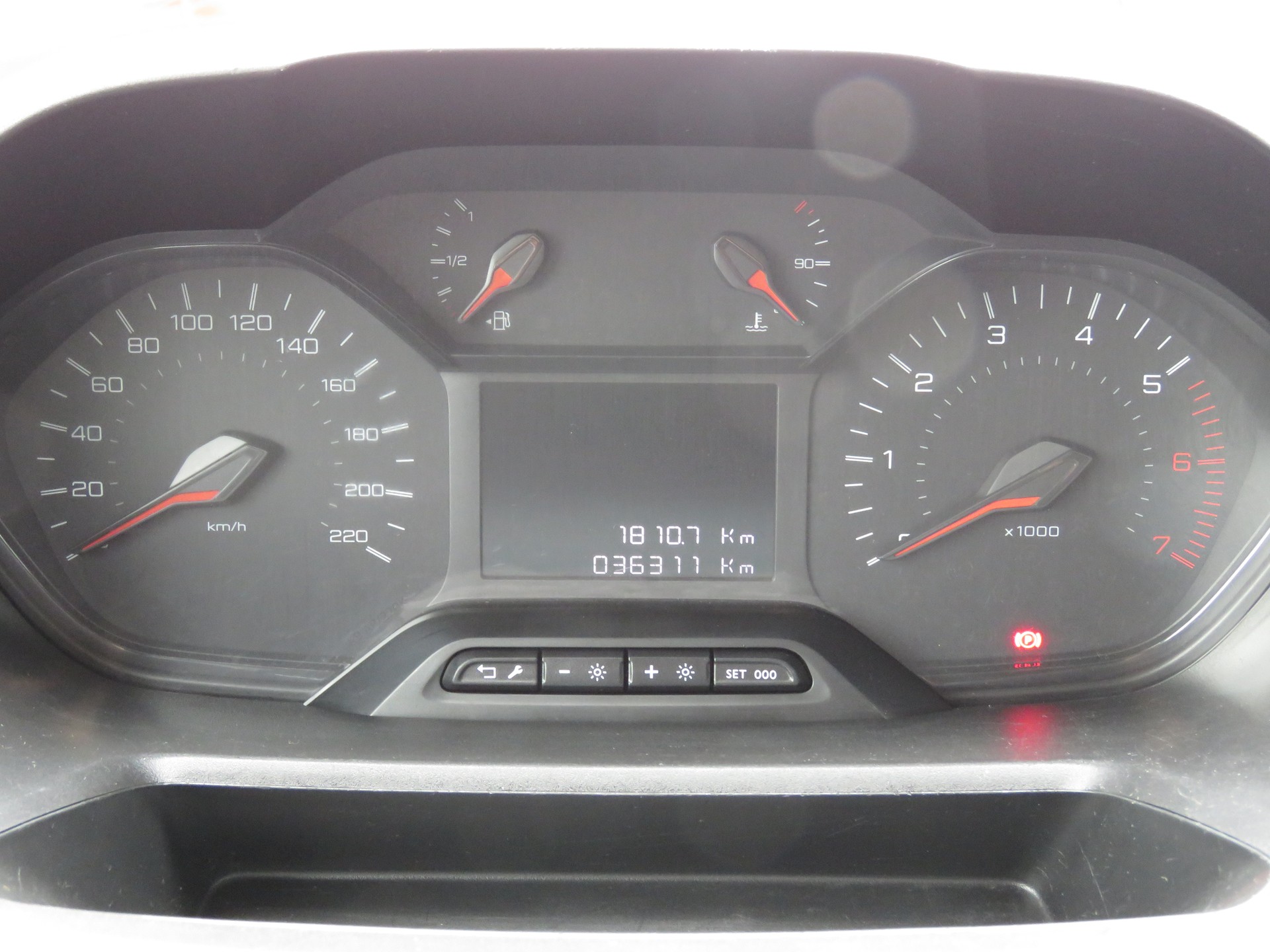 PEUGEOT Partner 1.2 Pure Tech s/s Pro vertiefte Kabine 3-Plätzer (NL 550 kg)-image-13