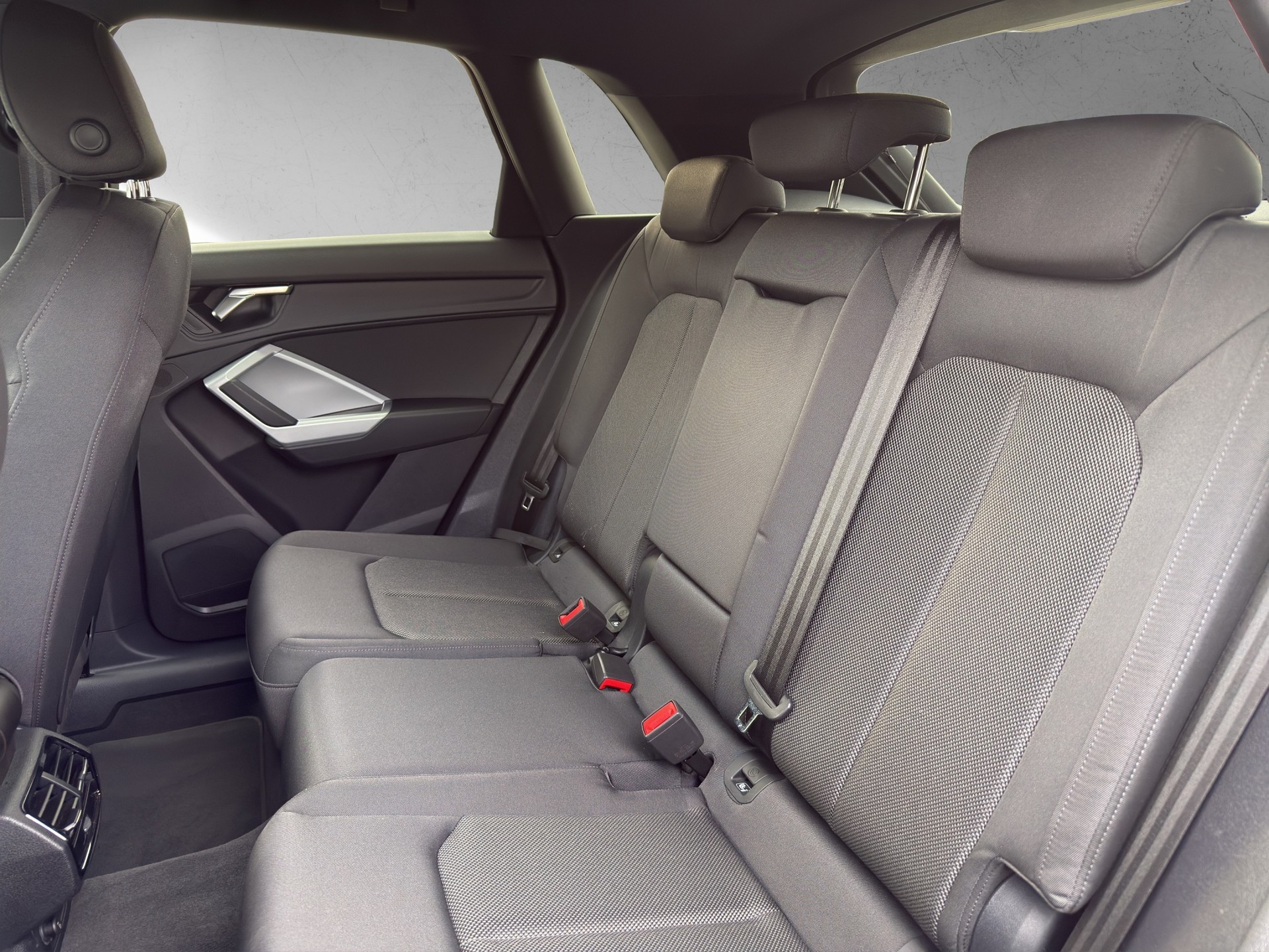 AUDI Q3 35 TFSI S line S-tronic-image-9