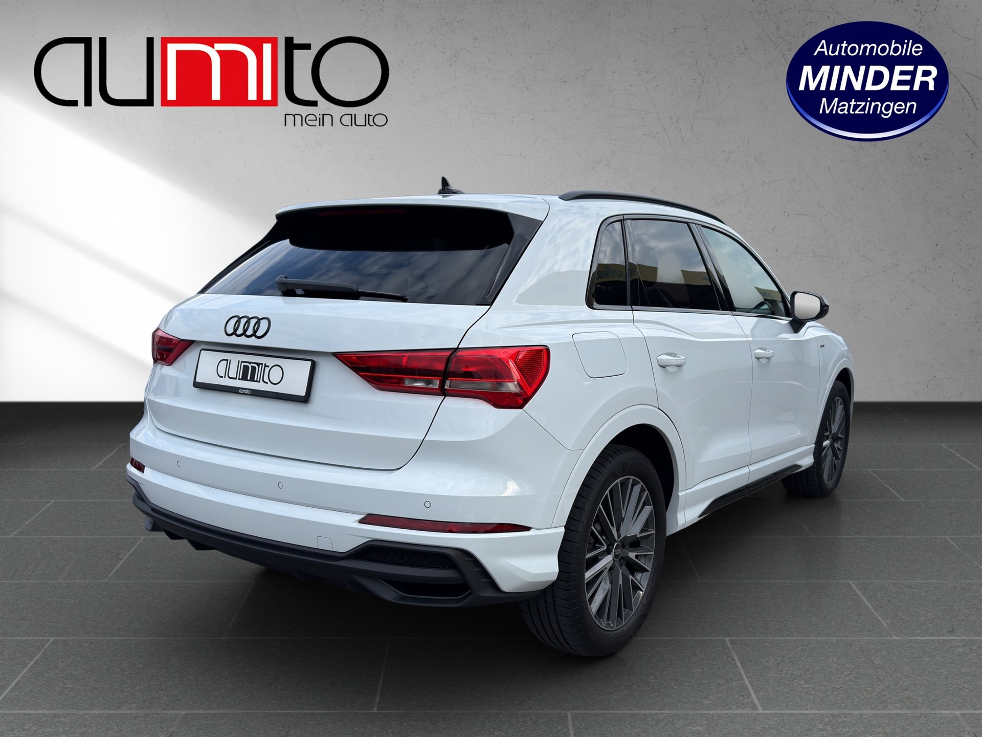 AUDI Q3 35 TFSI S line S-tronic-image-2