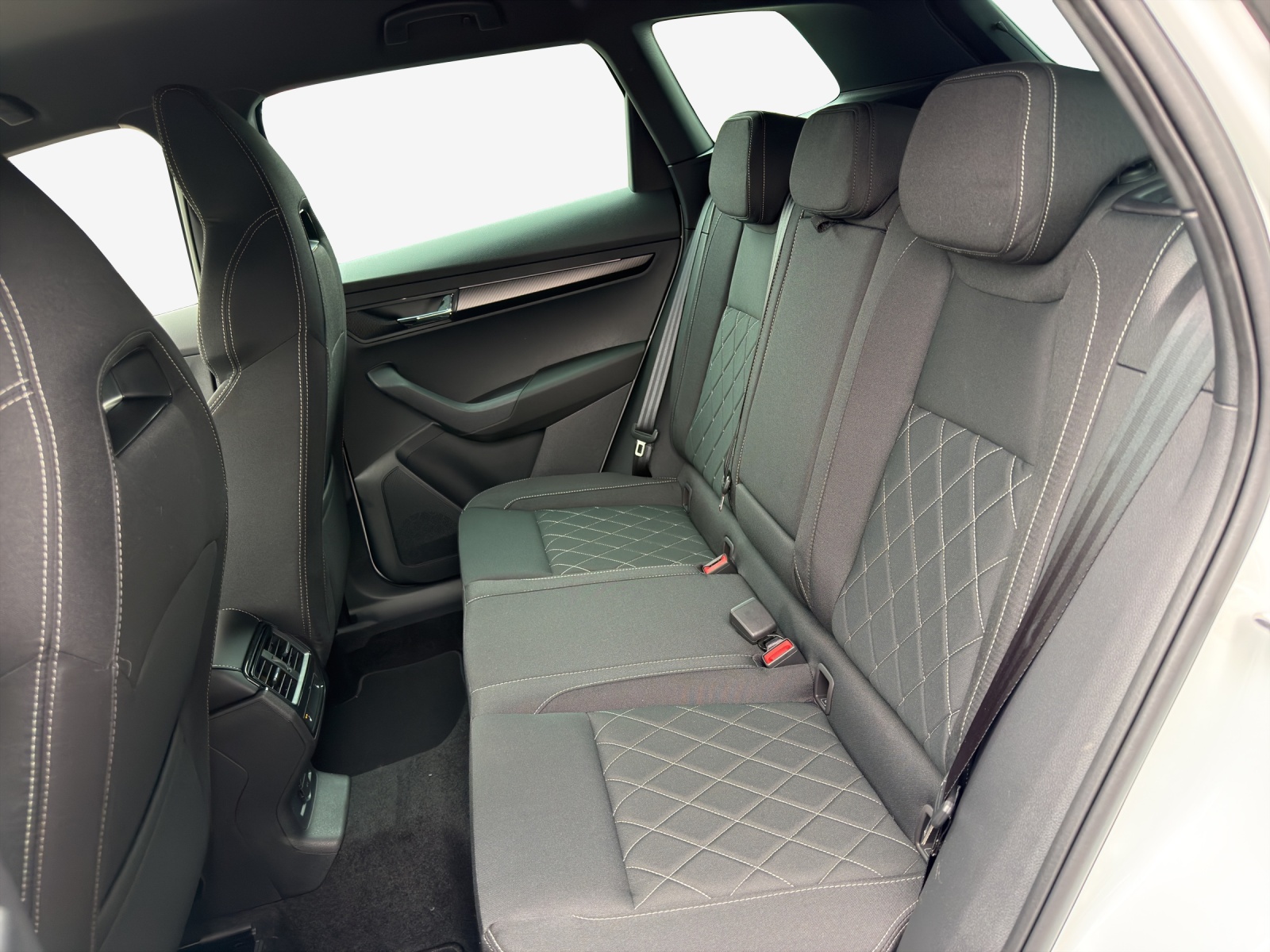 SKODA Karoq SL 2.0TSI 190PS 7DSG 4X4-image-11