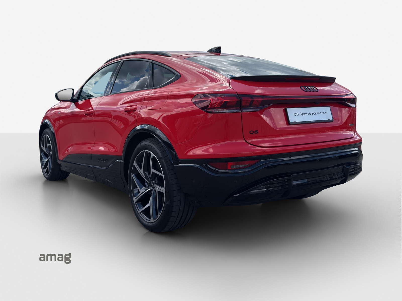 AUDI Q6 Sportback e-tron quattro-image-3