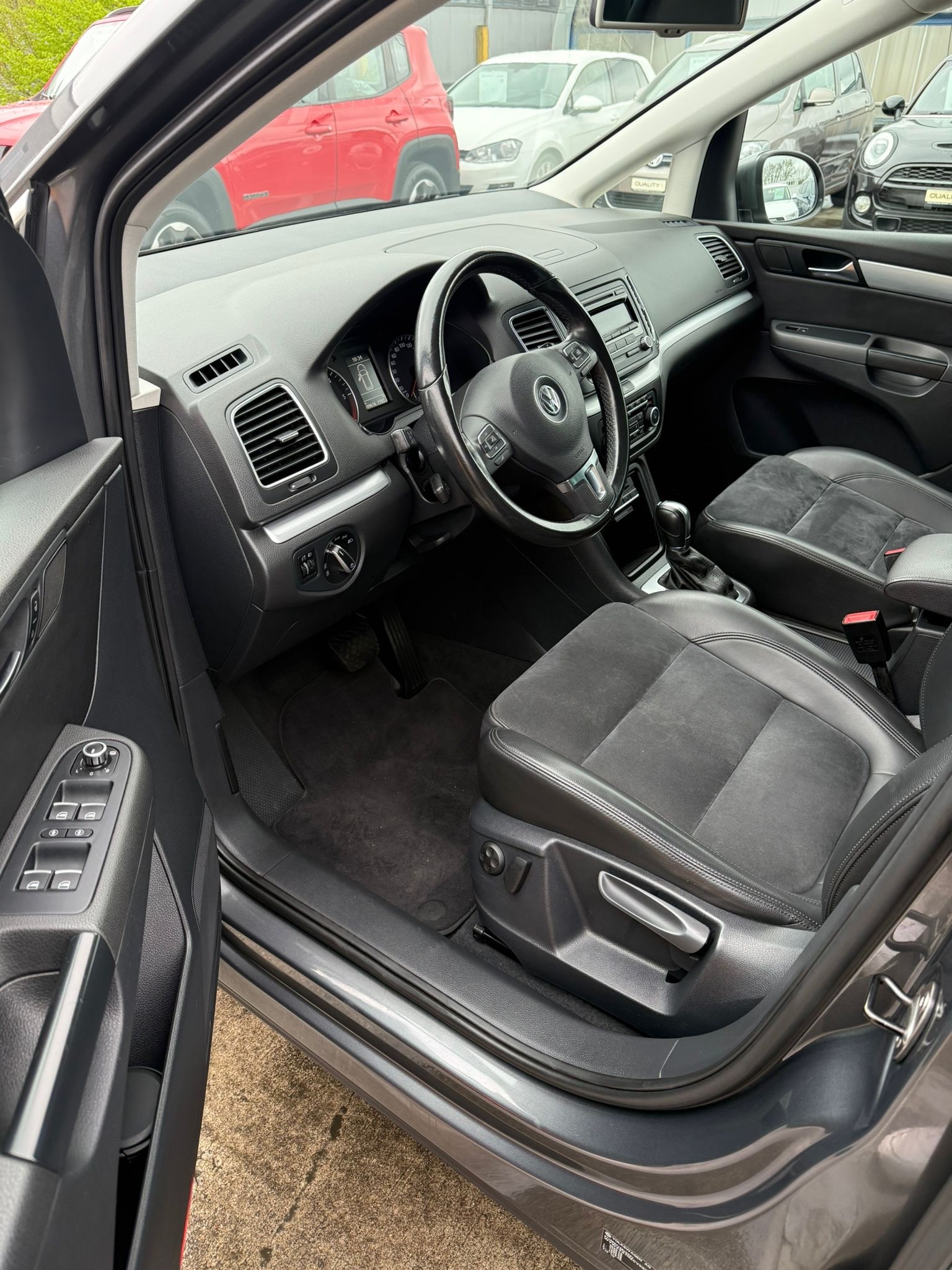 VW Sharan 2.0 TDI BlueMotion Technology Highline DSG-image-12