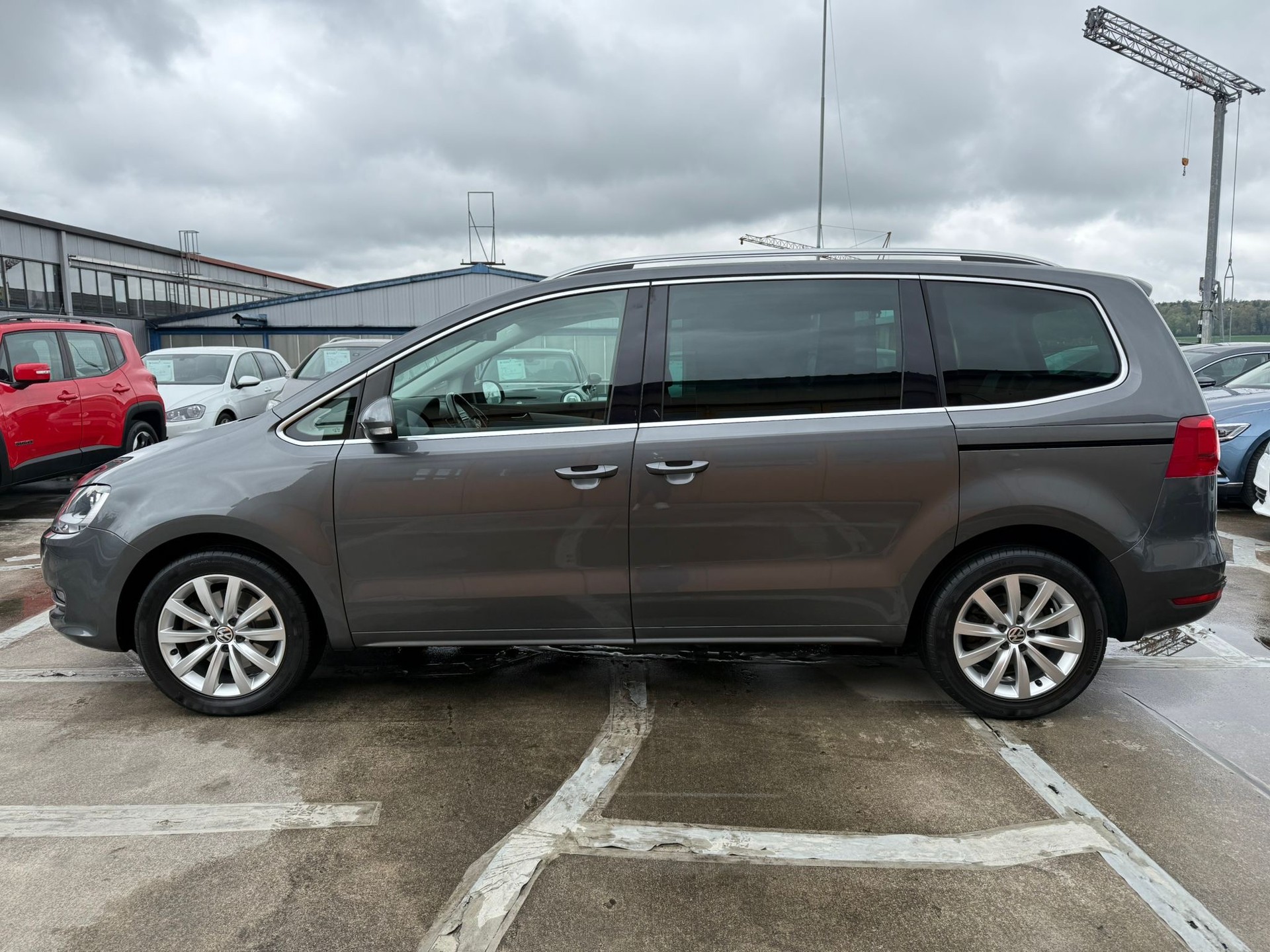 VW Sharan 2.0 TDI BlueMotion Technology Highline DSG-image-1