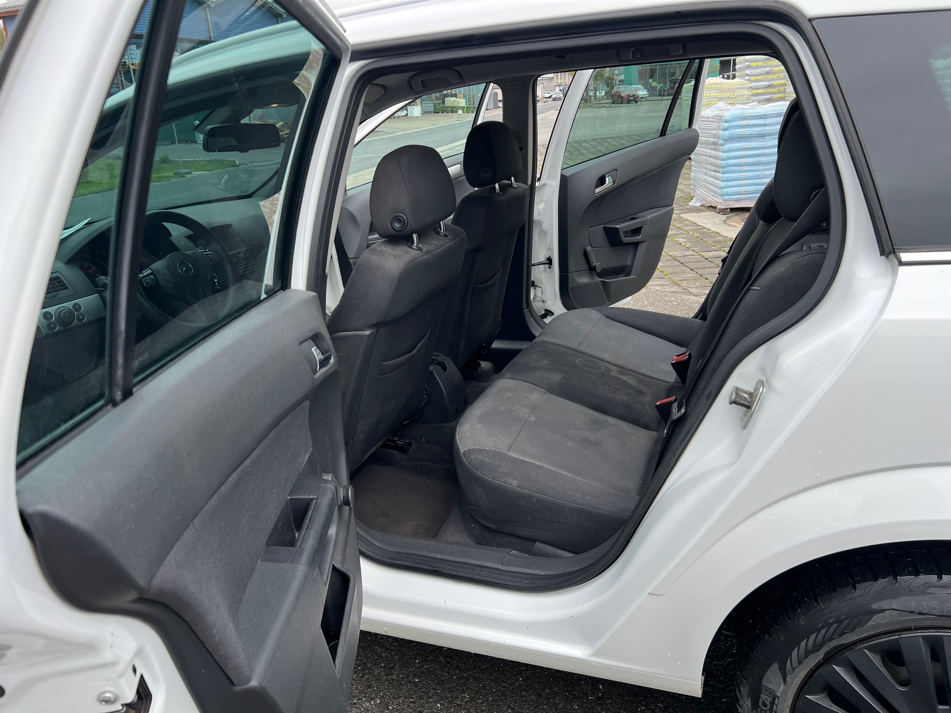 OPEL Astra Caravan 1.6i 16V-image-10
