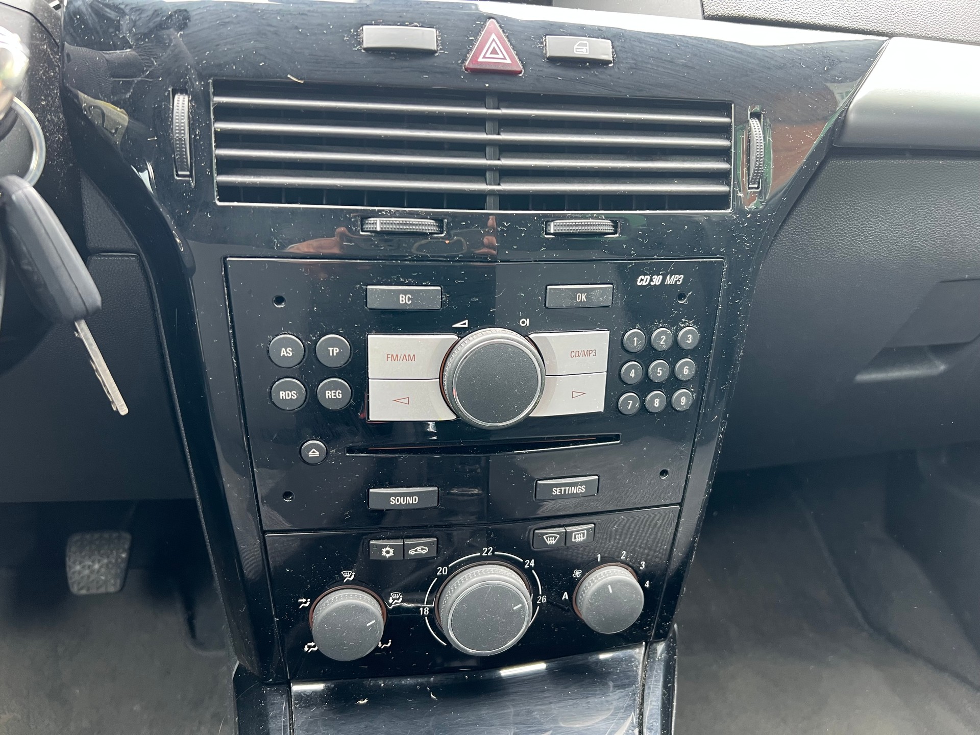 OPEL Astra Caravan 1.6i 16V-image-13