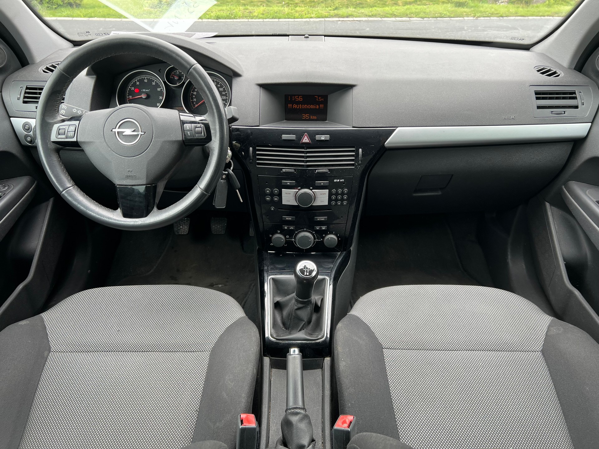 OPEL Astra Caravan 1.6i 16V-image-12