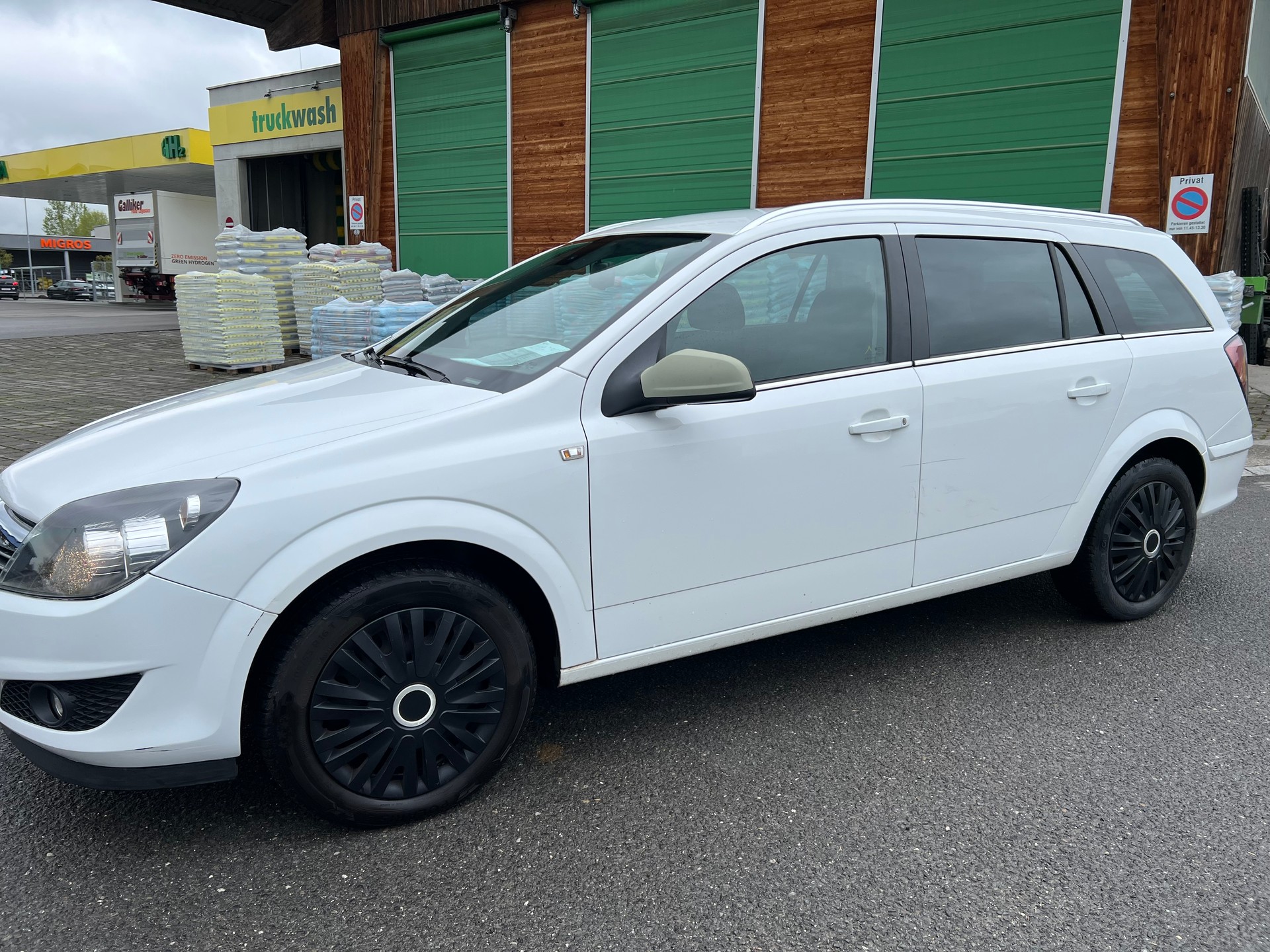 OPEL Astra Caravan 1.6i 16V-image-1