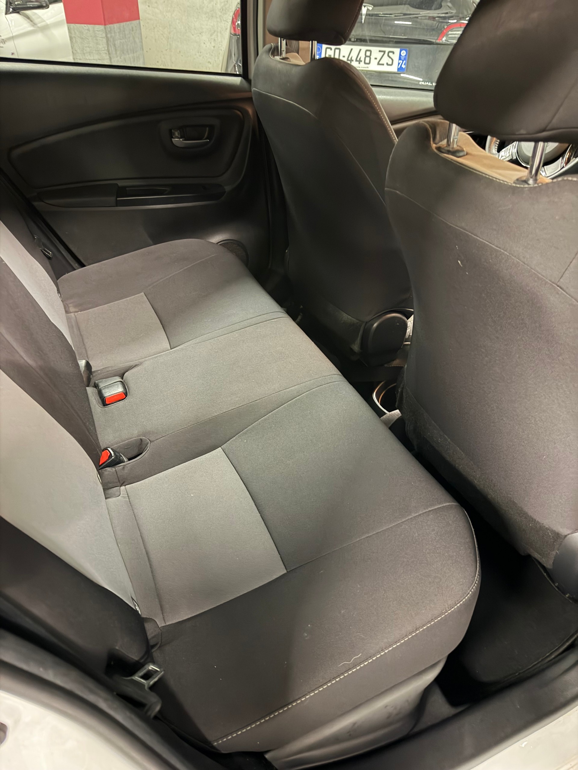 TOYOTA Yaris 1.5 VVT-i Hybrid Premium e-CVT-image-12