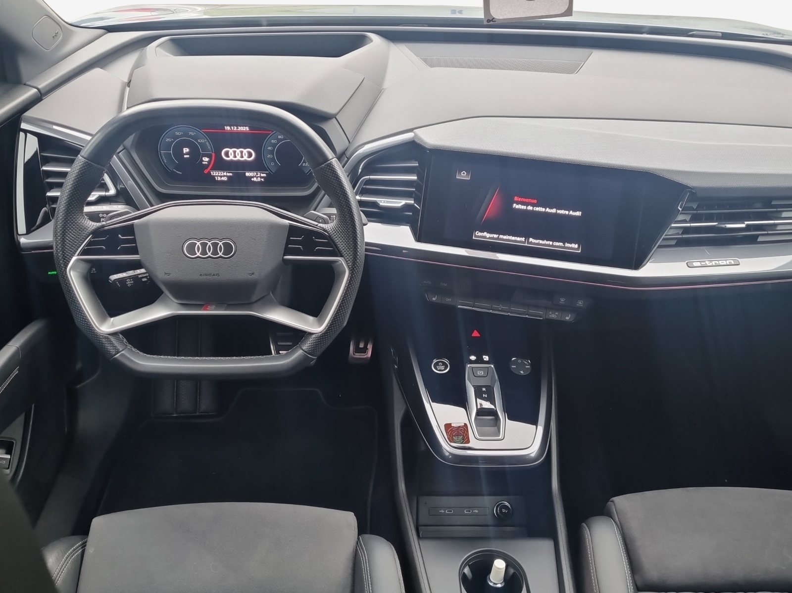AUDI Q4 e-tron 50 quattro-image-9