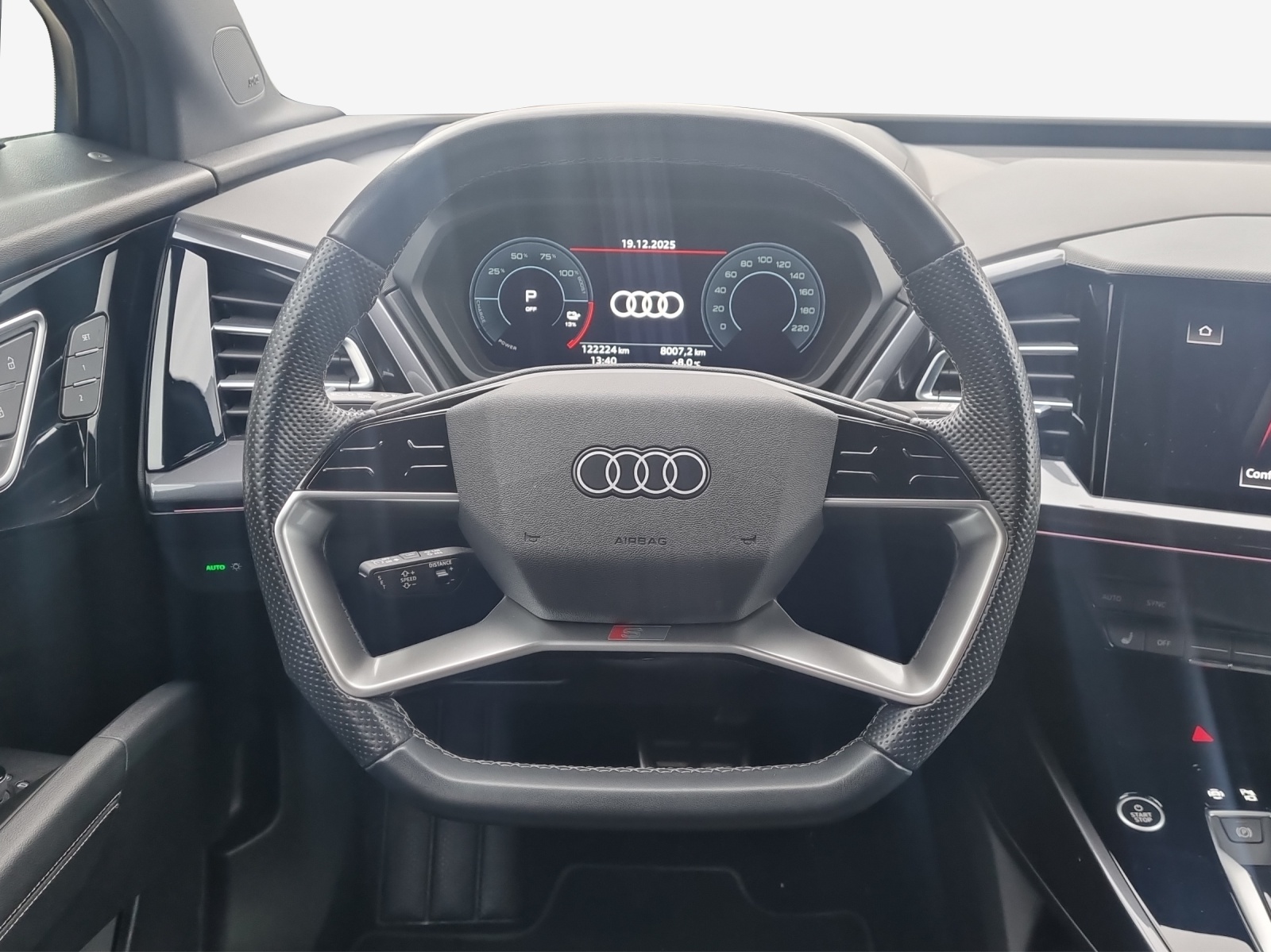 AUDI Q4 e-tron 50 quattro-image-10