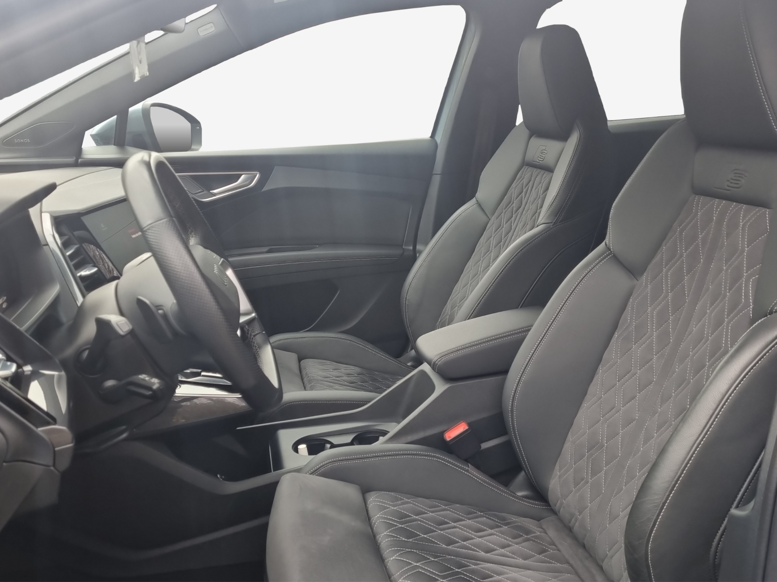 AUDI Q4 e-tron 50 quattro-image-8