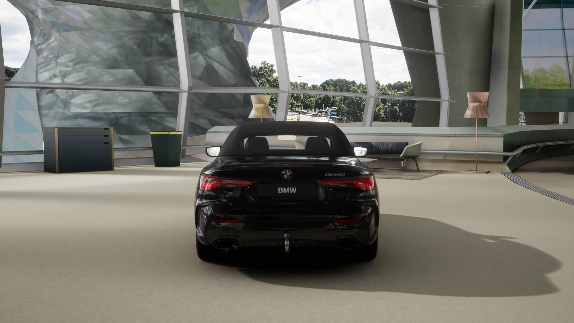 BMW M440i xDrive Cabrio-image-4