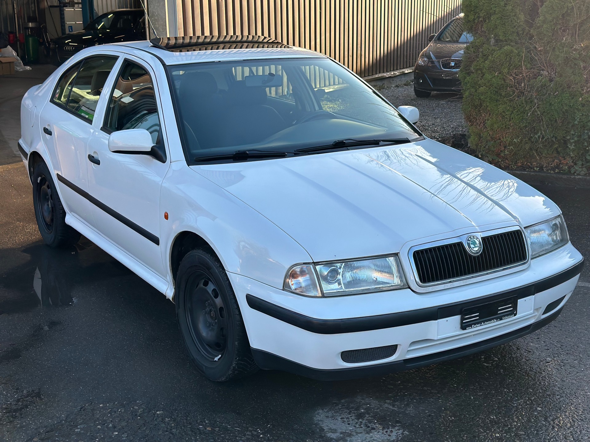 SKODA Octavia 1.6 GLX-image-6