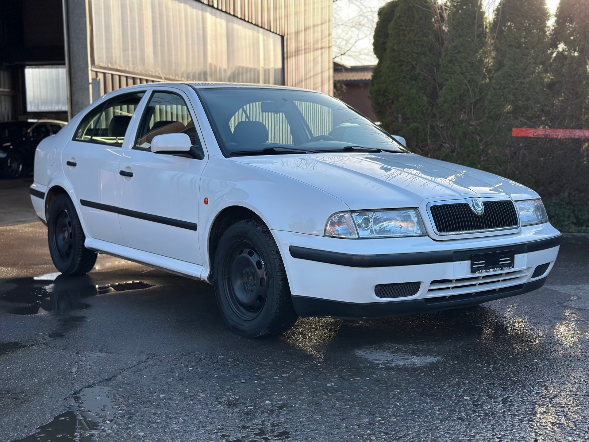 SKODA Octavia 1.6 GLX-image-0