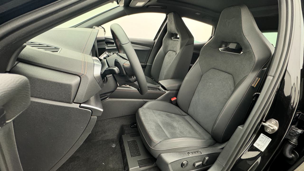 CUPRA Formentor 1.5 e-HYBRID pHEV VZ Black Edition-image-4