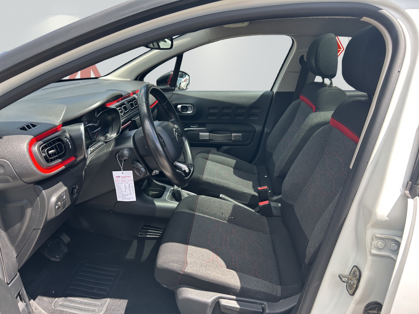 CITROEN C3 1.2 PureTech Shine-image-7