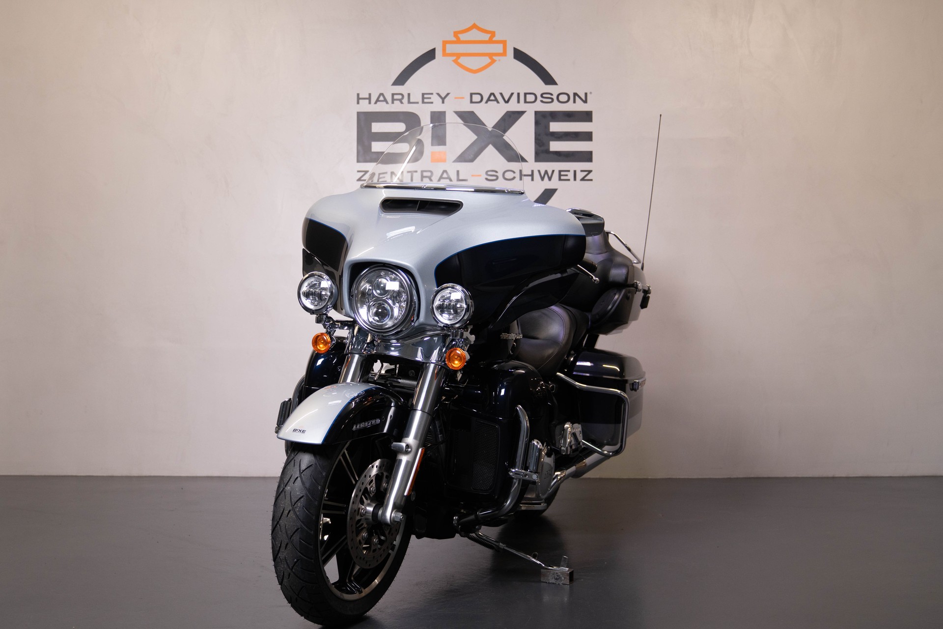 HARLEY-DAVIDSON FLHTK Electra Glide Ultra Limited 114-showroom-element-2