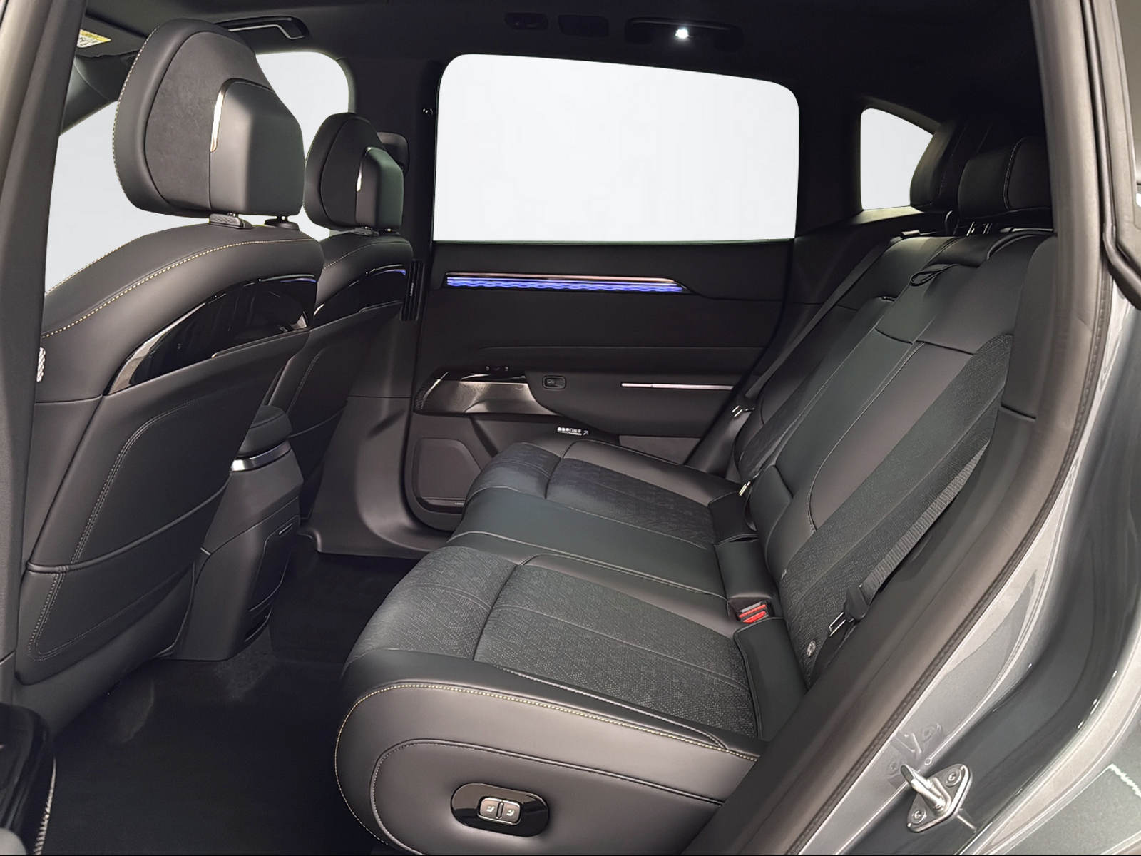 ZEEKR 7X Privilege AWD-image-11