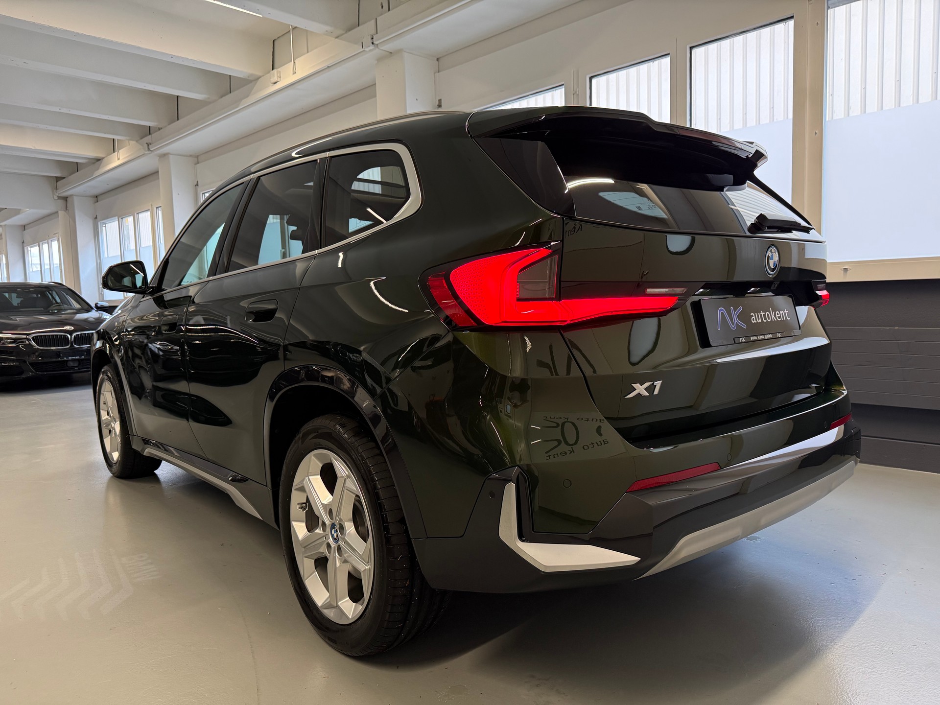 BMW X1 xDrive 25e xLine-showroom-element-3