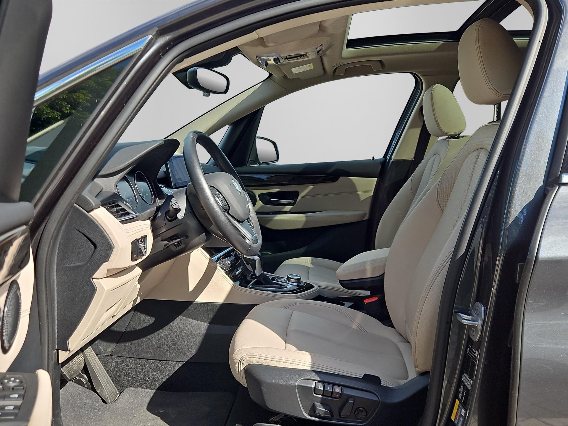 BMW 225xe Active Tourer LUXURY LINE-image-19